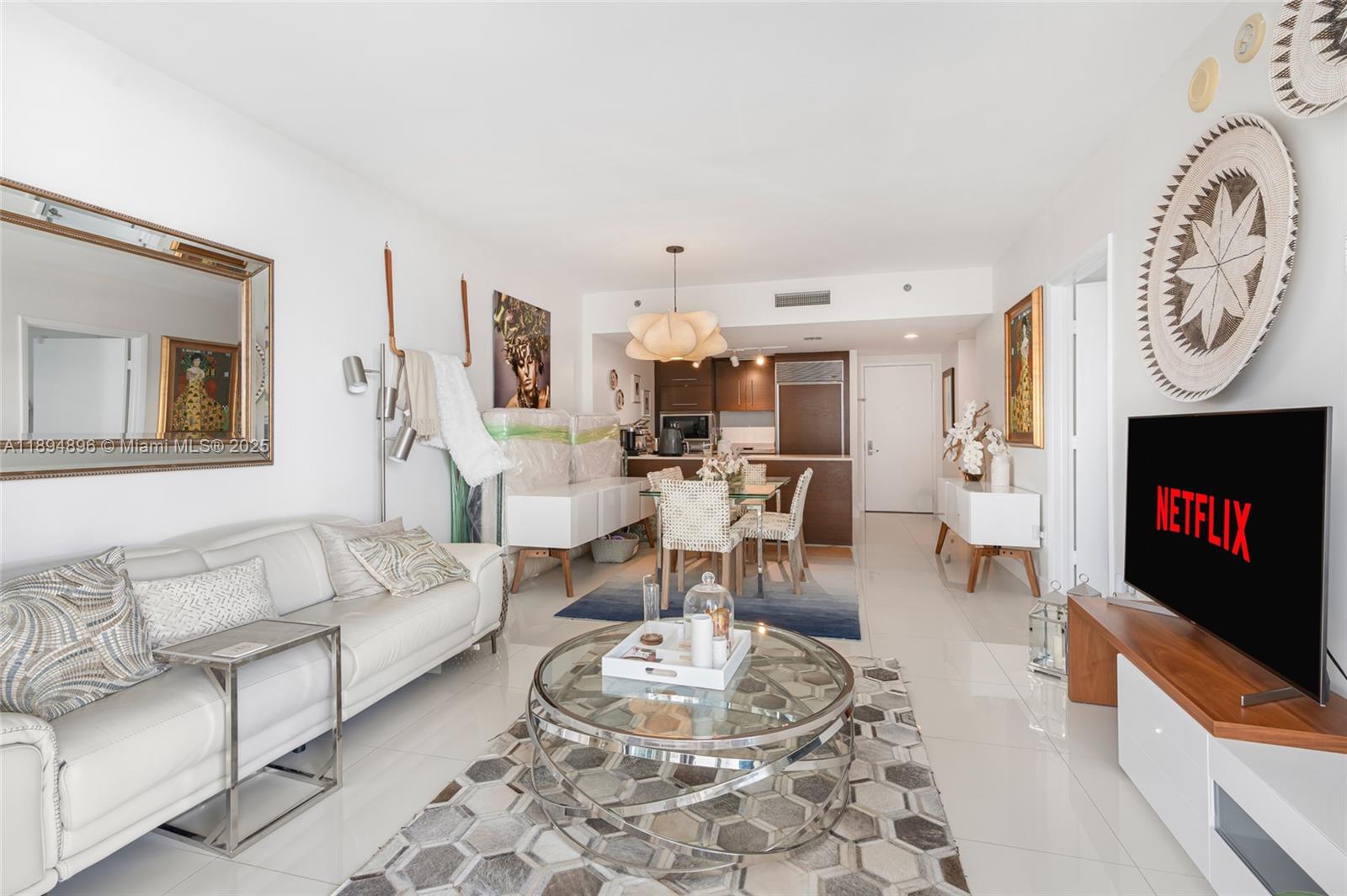 475 Brickell Ave #3111, Miami FL 33131
