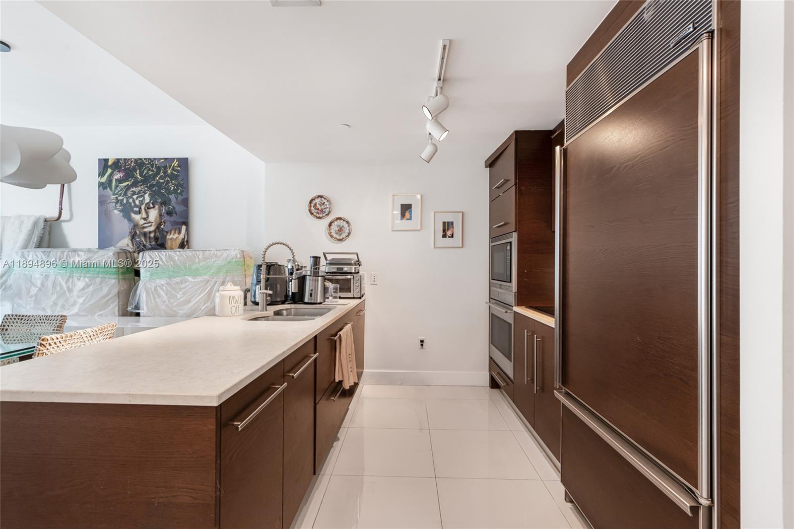 475 Brickell Ave #3111, Miami FL 33131