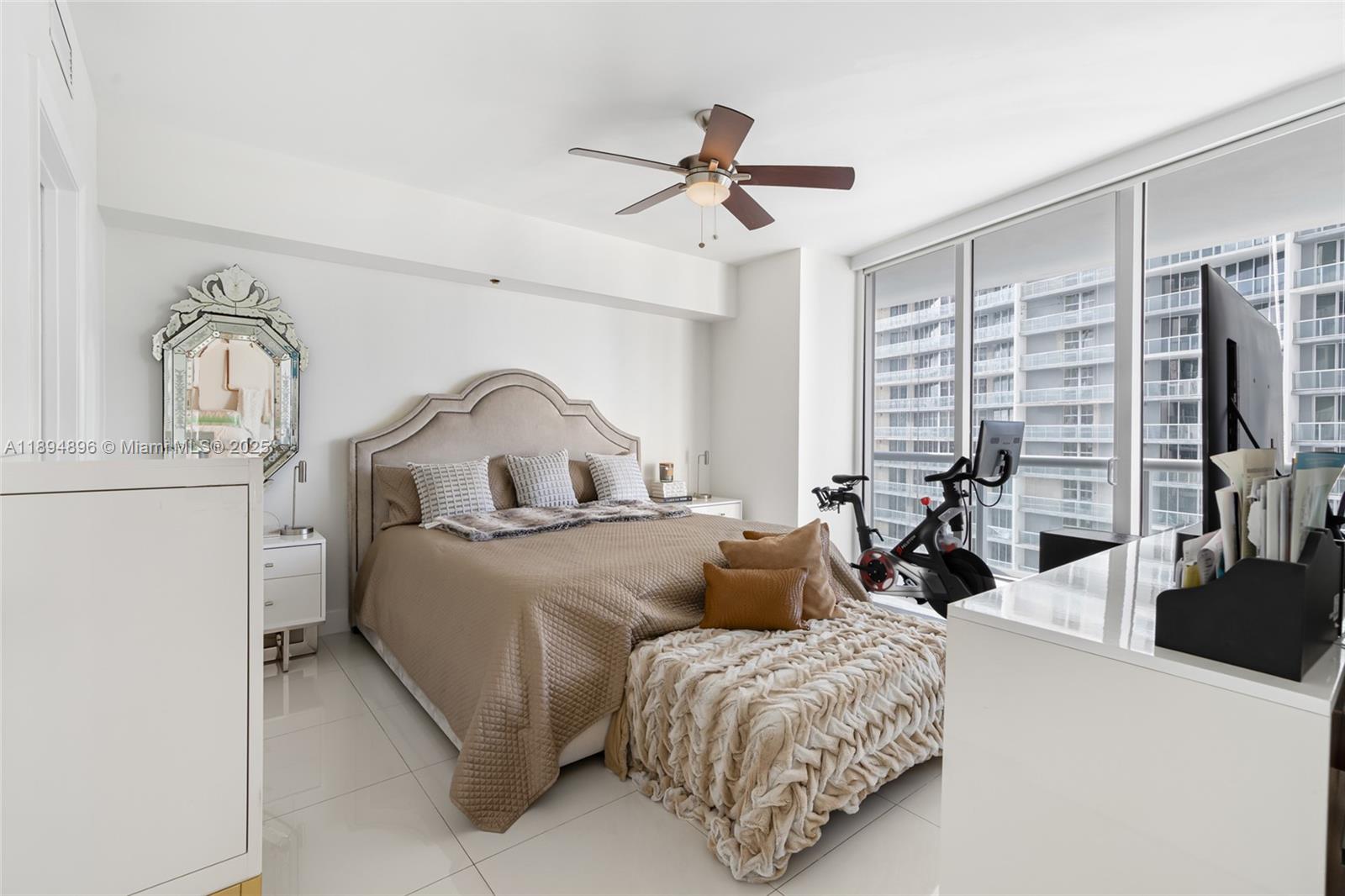 475 Brickell Ave #3111, Miami FL 33131