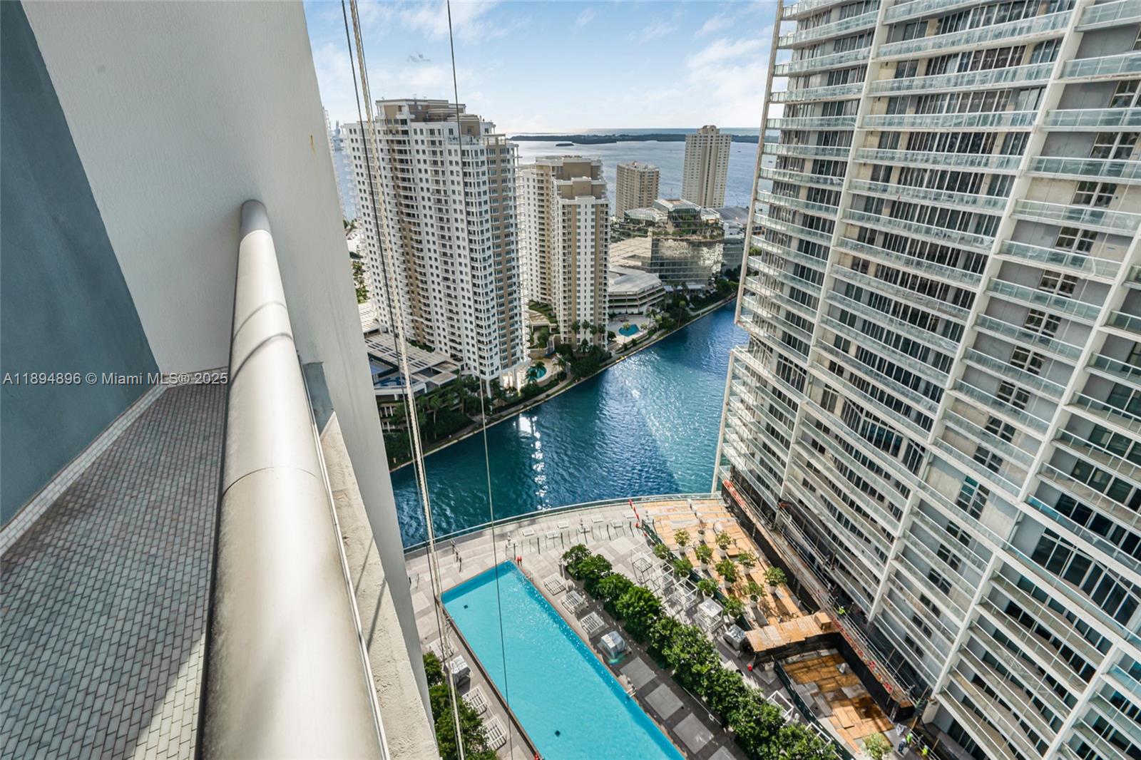 475 Brickell Ave #3111, Miami FL 33131