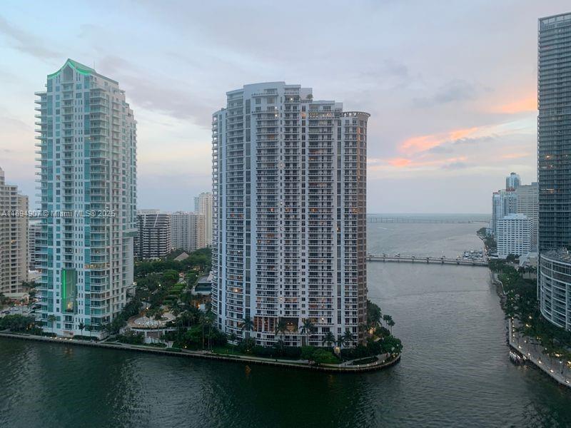 300 S Biscayne Blvd #T-1908, Miami FL 33131