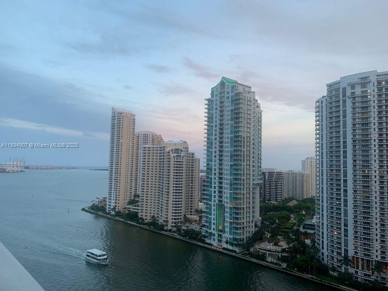300 S Biscayne Blvd #T-1908, Miami FL 33131