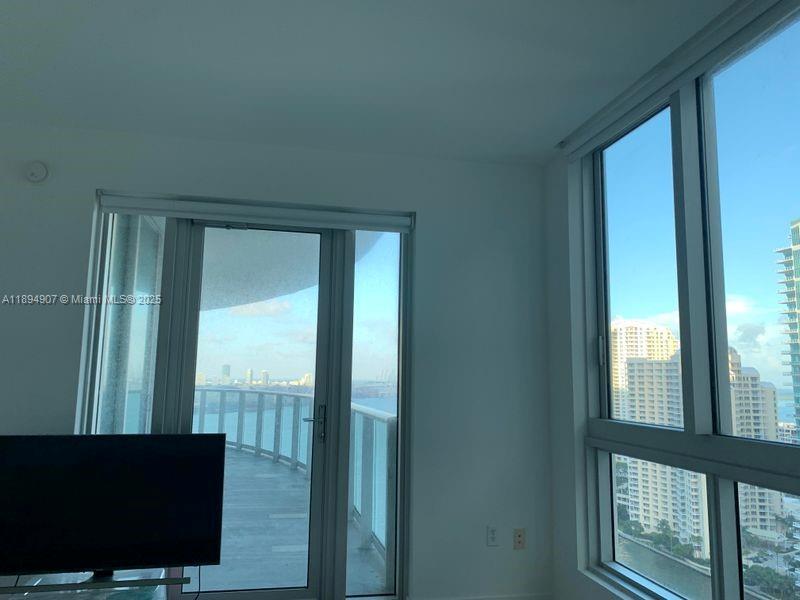 300 S Biscayne Blvd #T-1908, Miami FL 33131