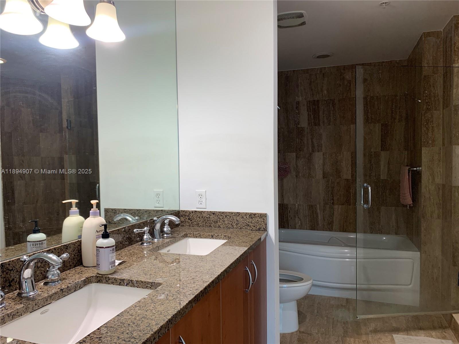 300 S Biscayne Blvd #T-1908, Miami FL 33131