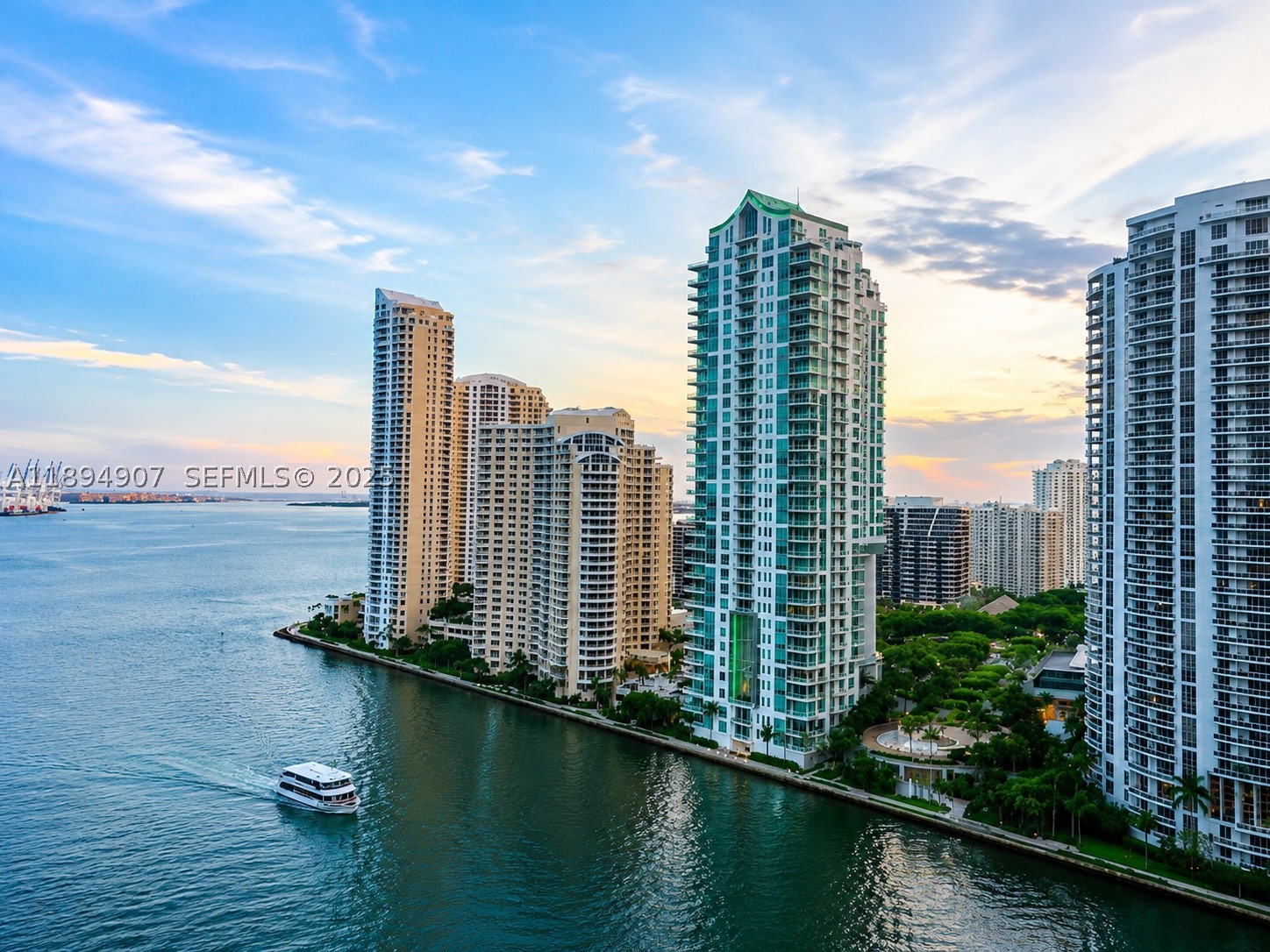 300 S Biscayne Blvd #T-1908, Miami FL 33131
