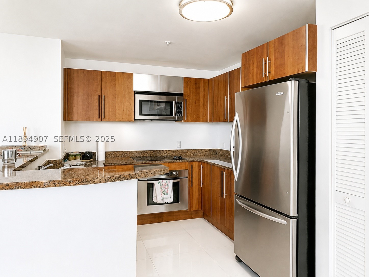 300 S Biscayne Blvd #T-1908, Miami FL 33131