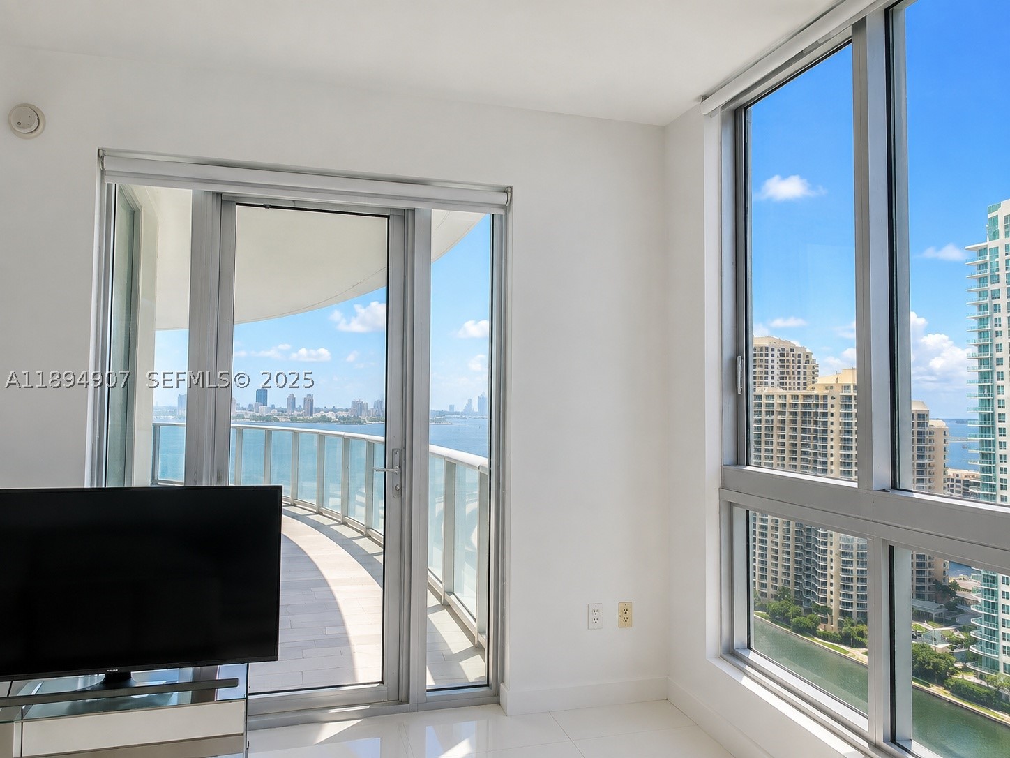 300 S Biscayne Blvd #T-1908, Miami FL 33131
