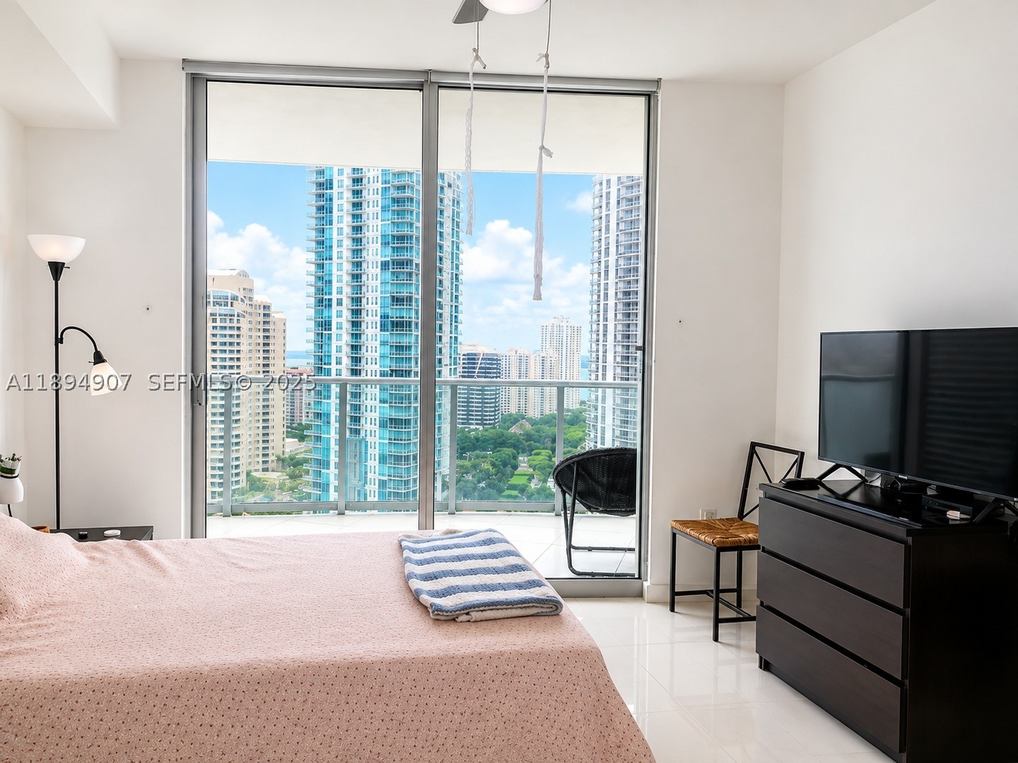 300 S Biscayne Blvd #T-1908, Miami FL 33131