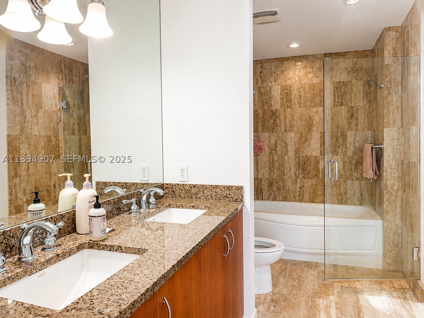 300 S Biscayne Blvd #T-1908, Miami FL 33131
