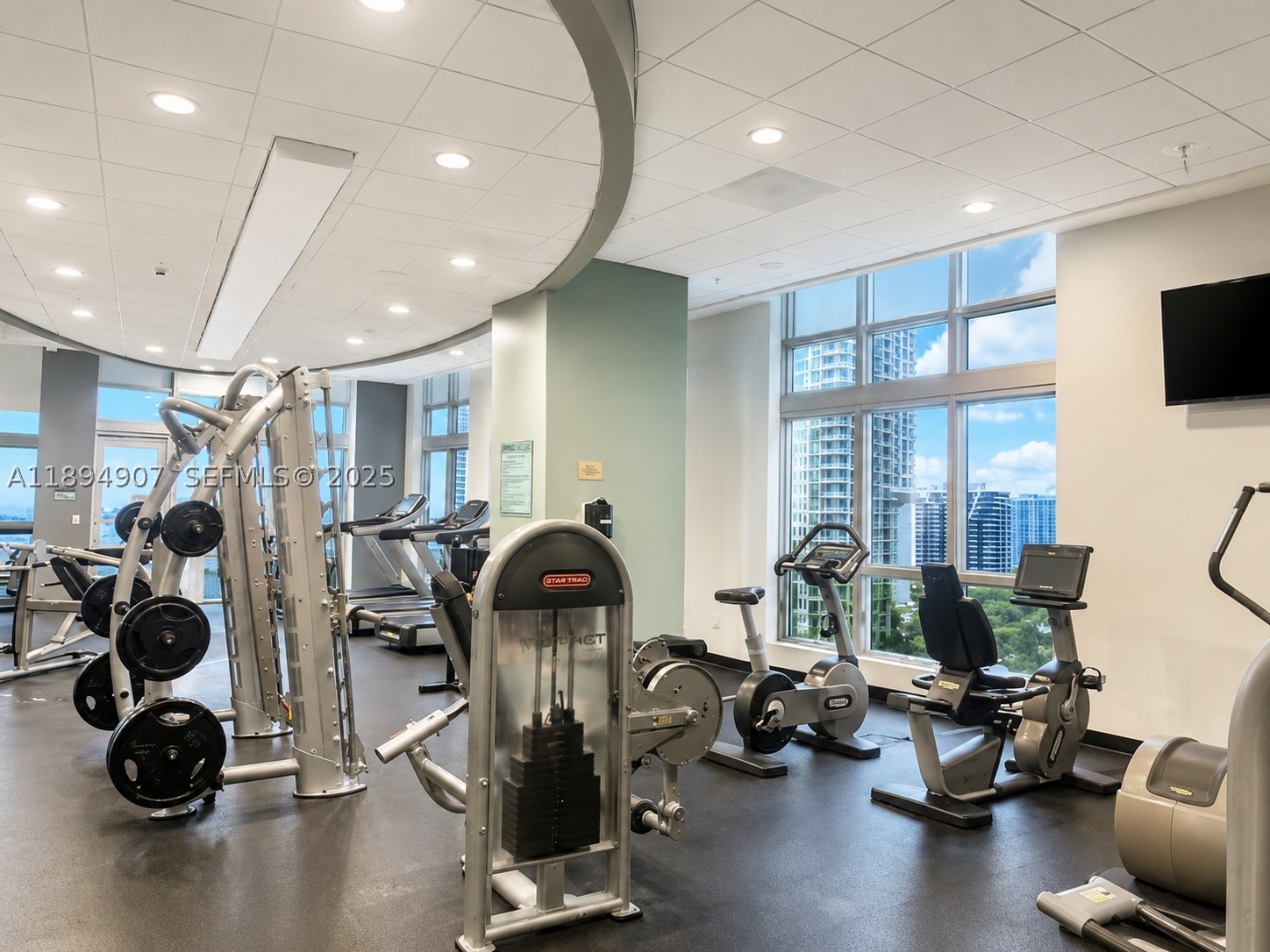 300 S Biscayne Blvd #T-1908, Miami FL 33131