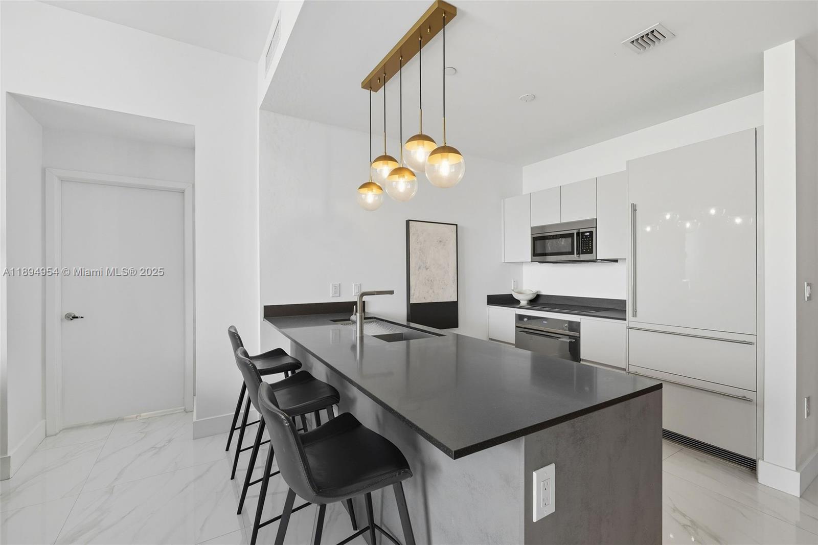 1010 Brickell Ave #4704, Miami FL 33131
