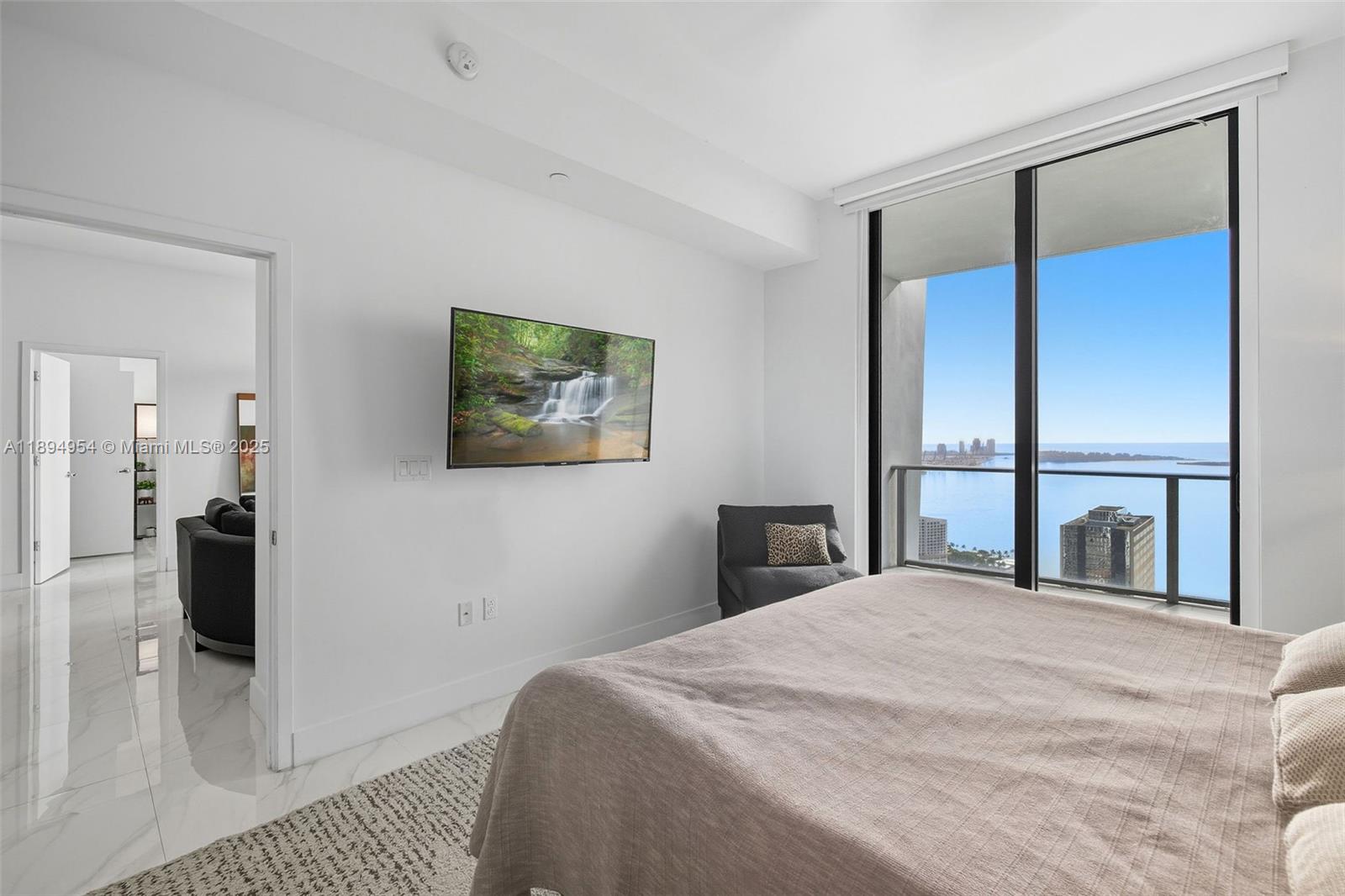 1010 Brickell Ave #4704, Miami FL 33131