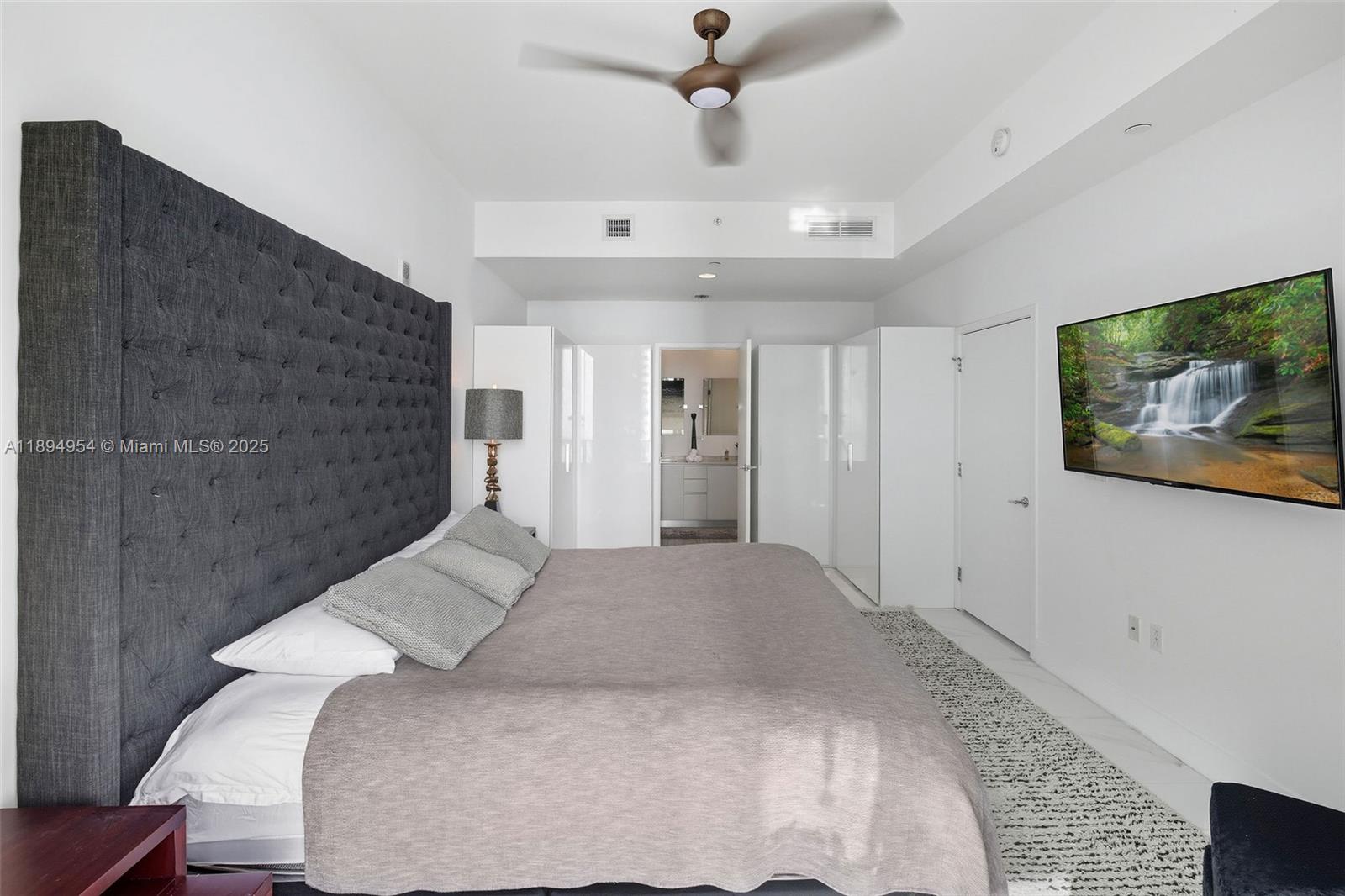 1010 Brickell Ave #4704, Miami FL 33131