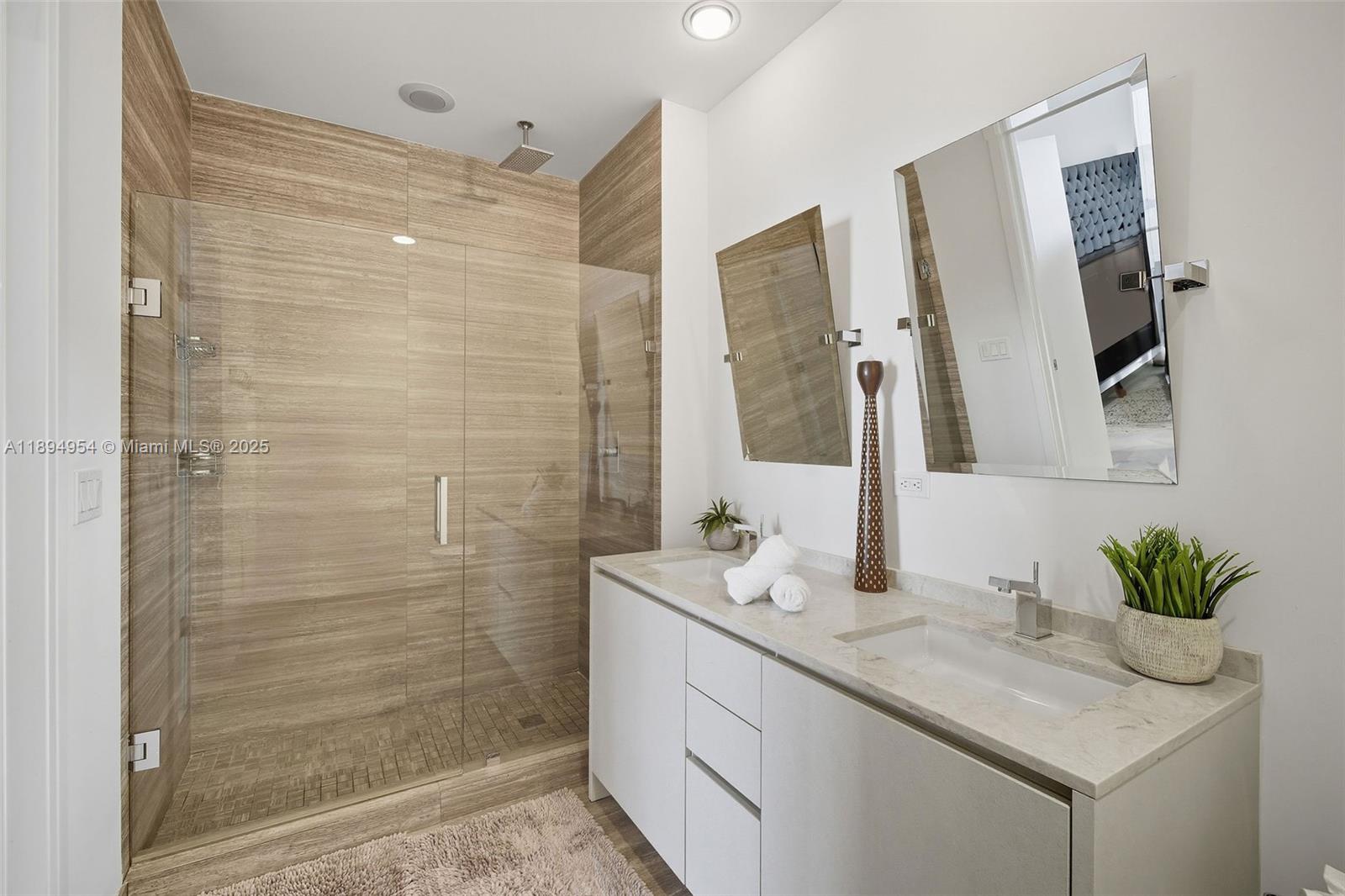 1010 Brickell Ave #4704, Miami FL 33131