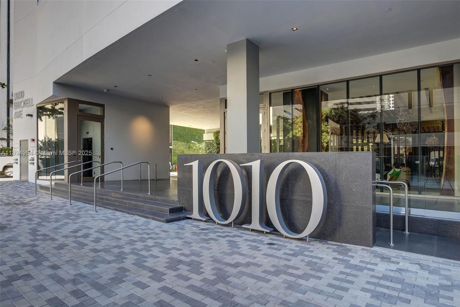 1010 Brickell Ave #4704, Miami FL 33131