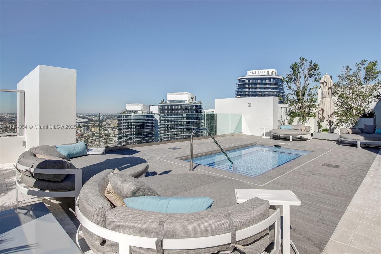 1010 Brickell Ave #4704, Miami FL 33131