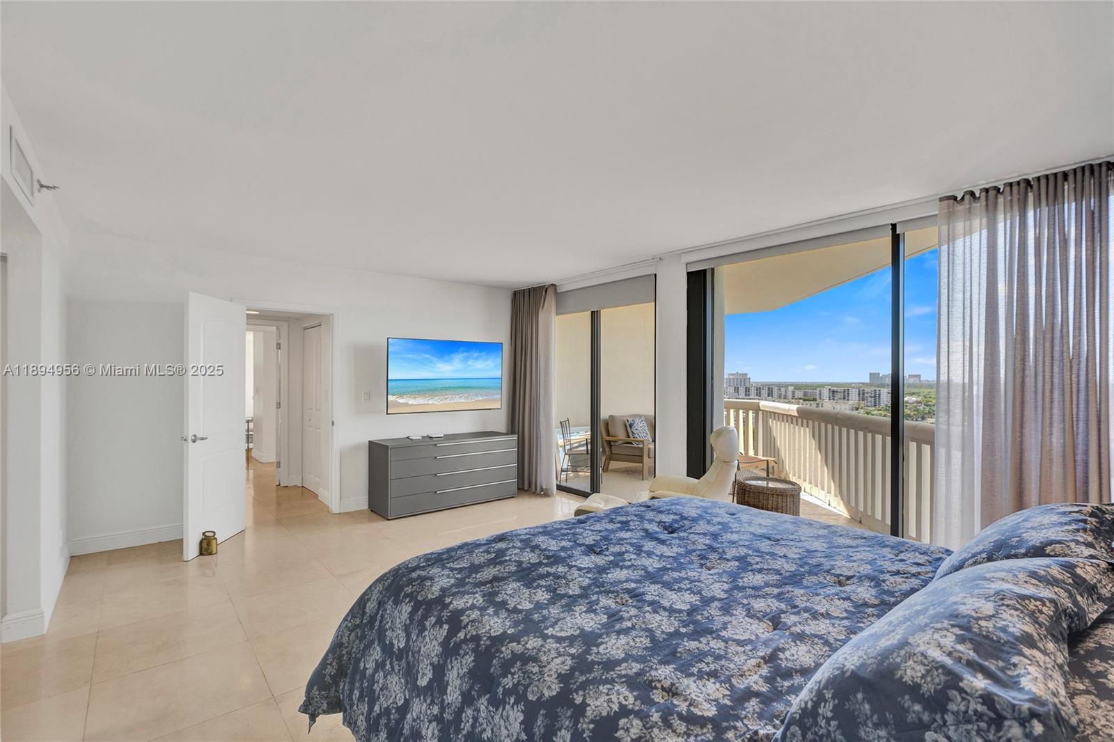 1000 E Island Blvd #1403, Aventura FL 33160
