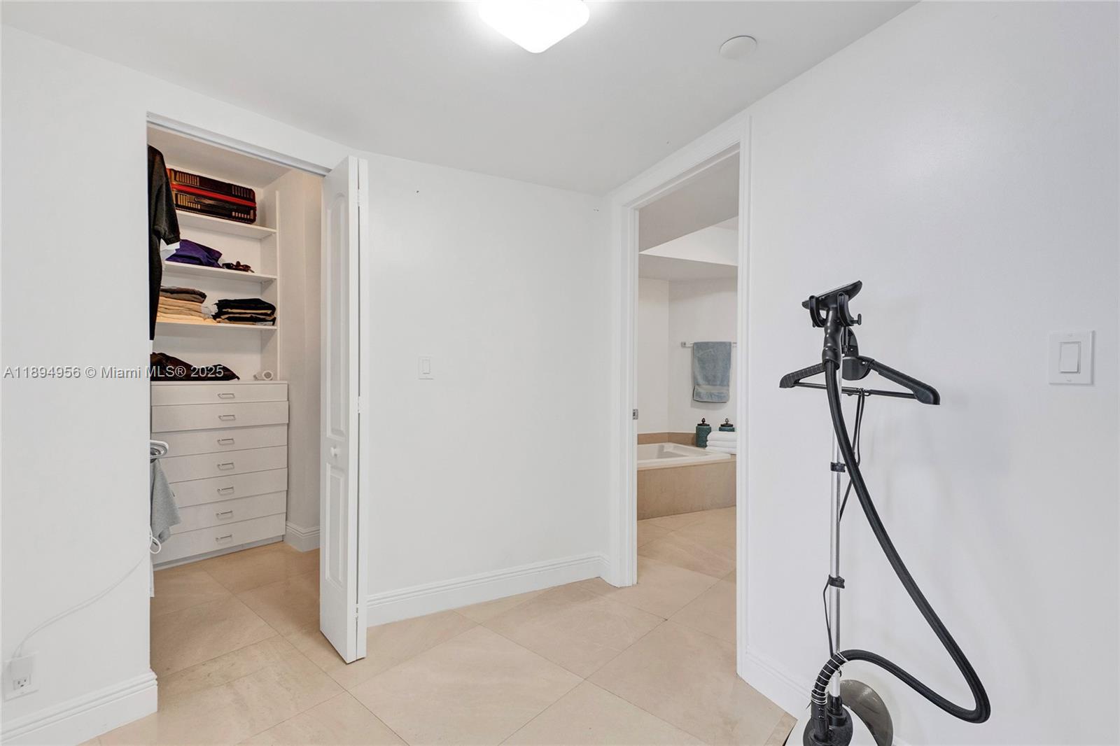 1000 E Island Blvd #1403, Aventura FL 33160