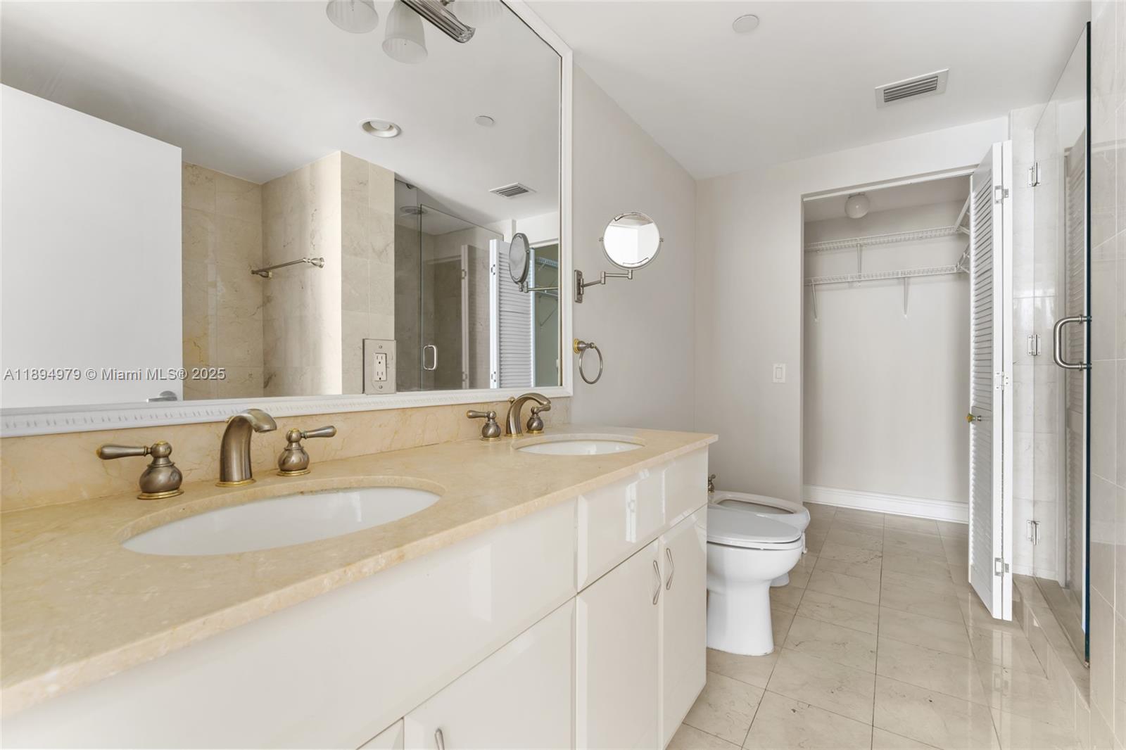 6365 Collins Ave #3011, Miami Beach FL 33141