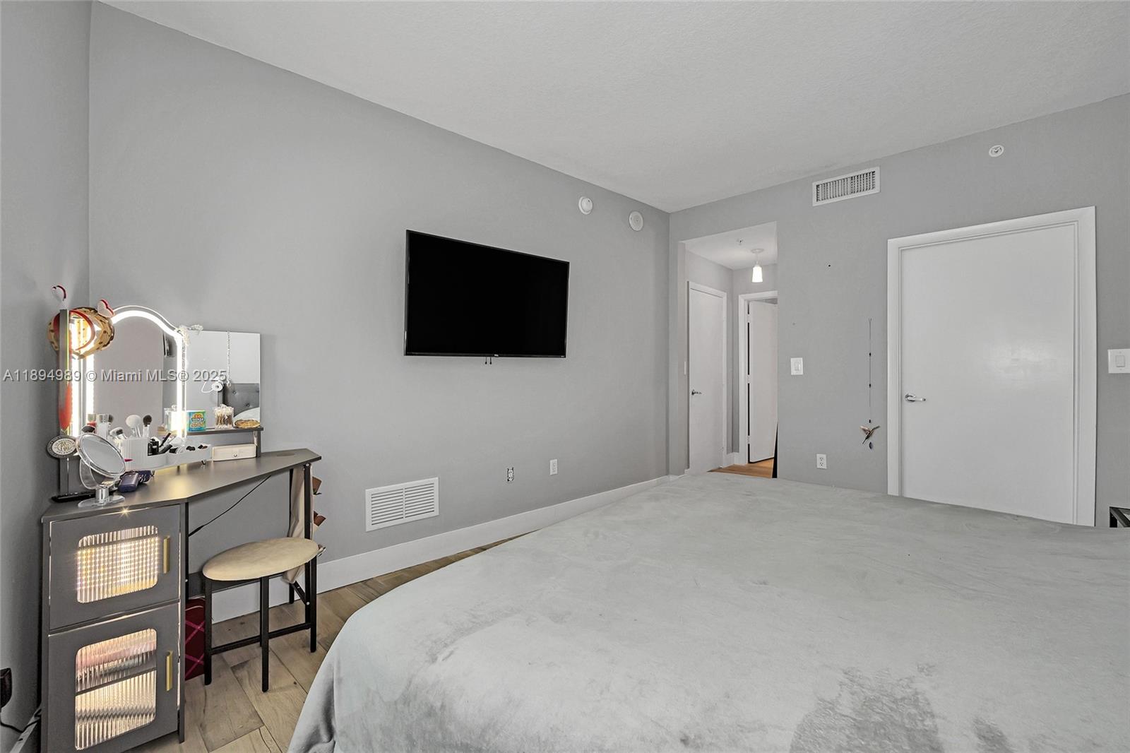1900 N Bayshore Dr #4019, Miami FL 33132