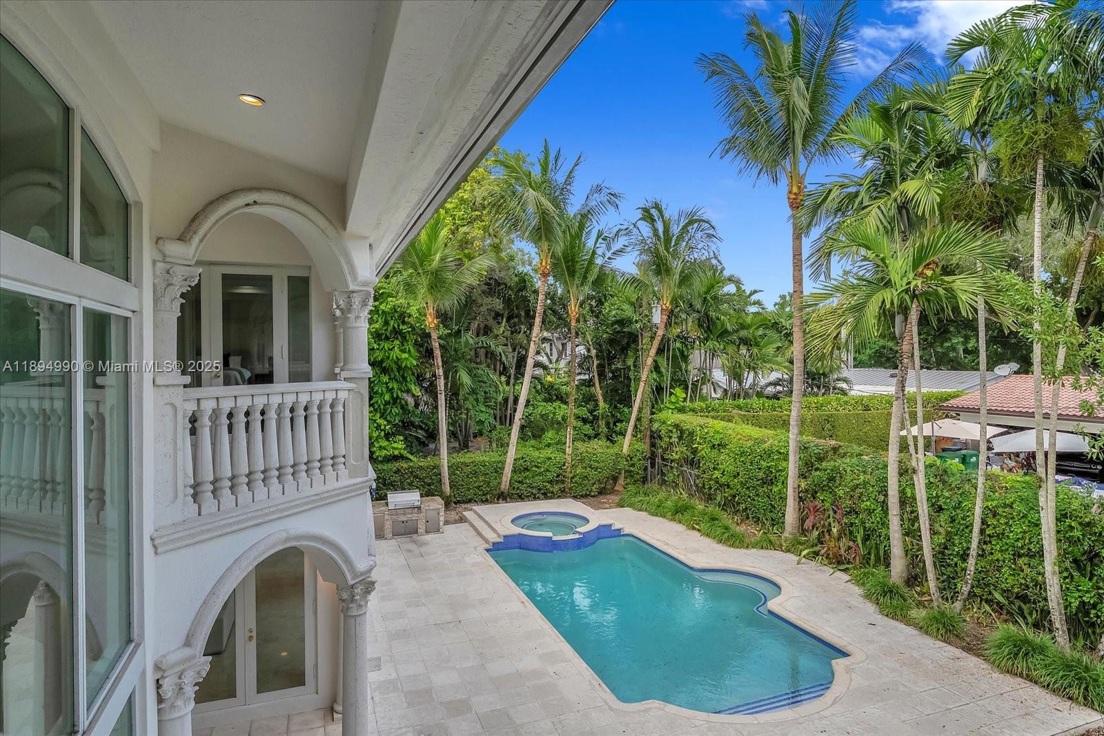 7975 SW 52nd Ct, Miami FL 33143