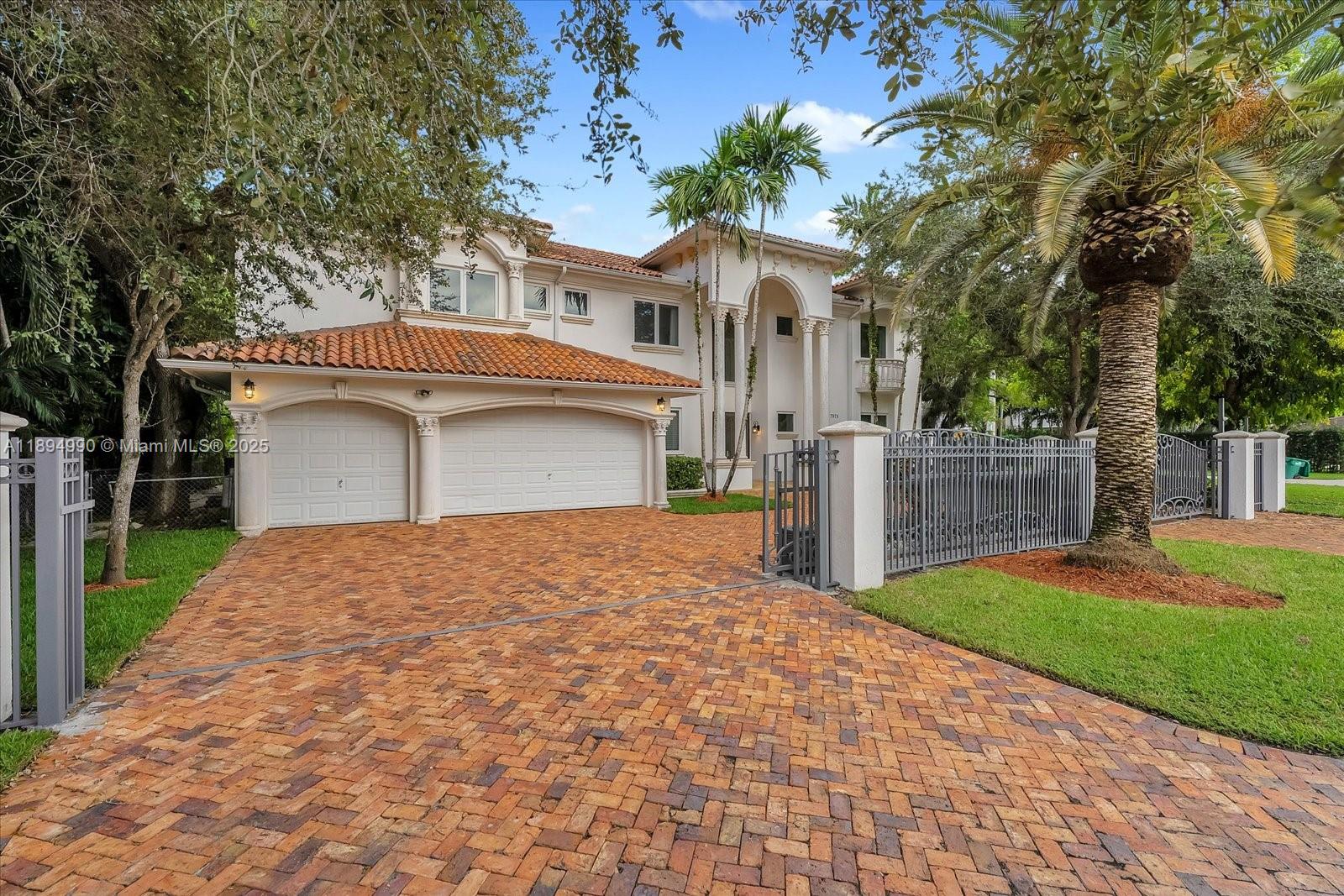 7975 SW 52nd Ct, Miami FL 33143