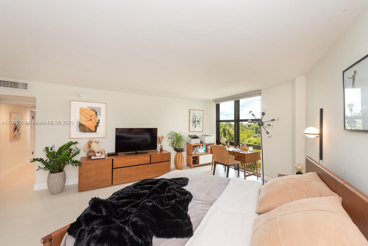 1121 Crandon Blvd #D402, Key Biscayne FL 33149