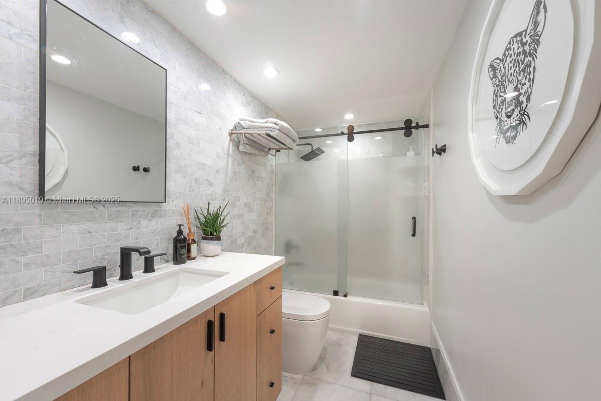1121 Crandon Blvd #D402, Key Biscayne FL 33149
