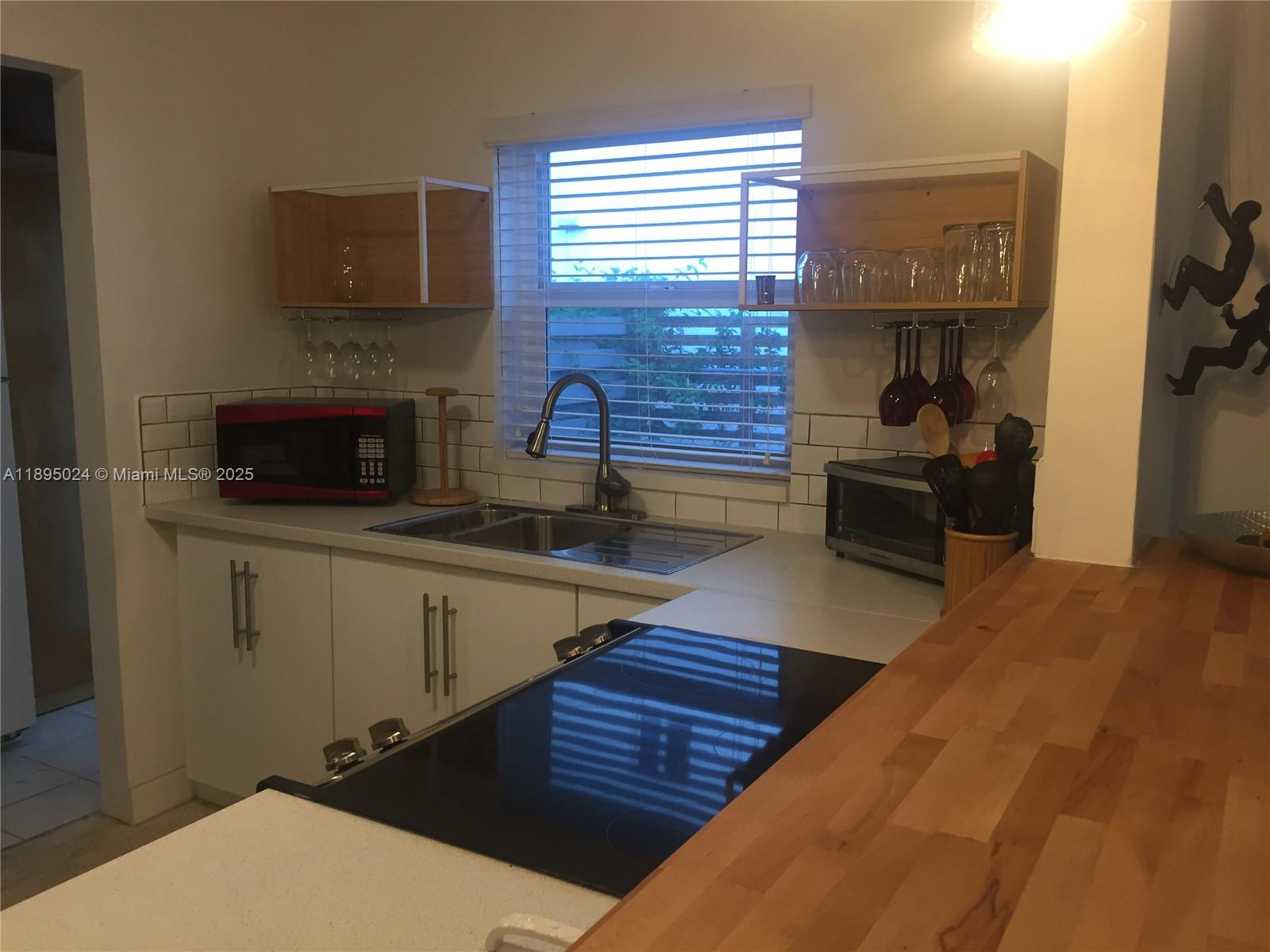 1160 SW 22nd terrace #2, Miami FL 33129