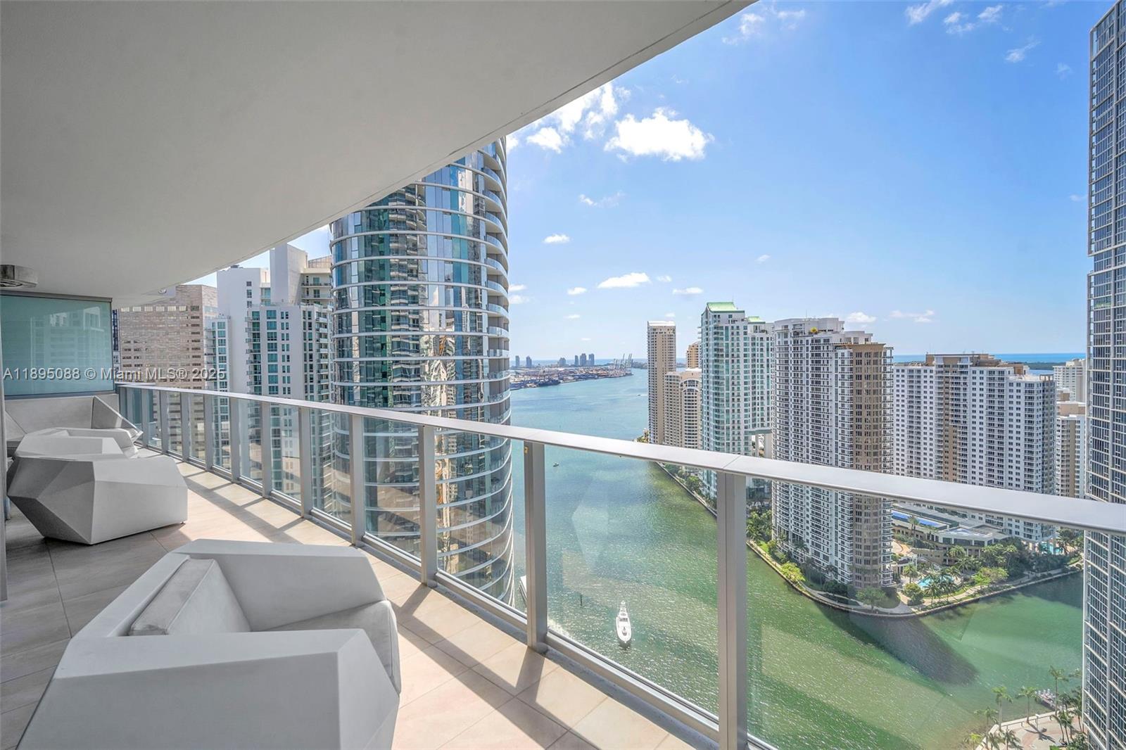 200 Biscayne Boulevard Way #3607, Miami FL 33131
