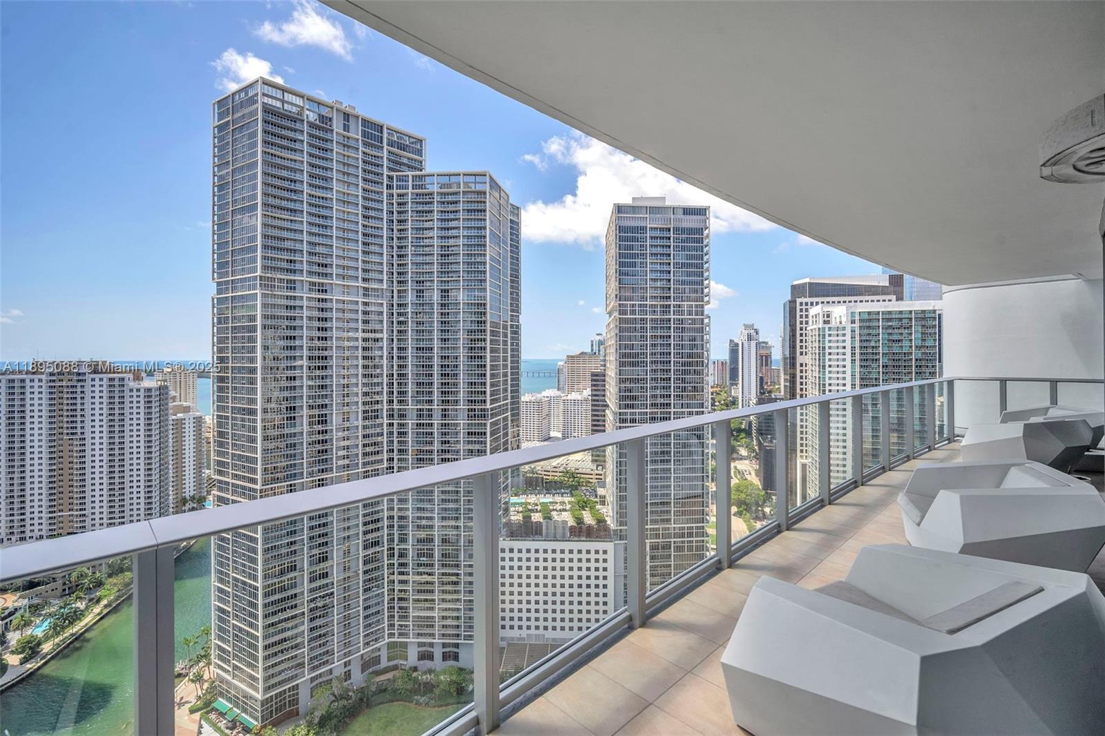 200 Biscayne Boulevard Way #3607, Miami FL 33131
