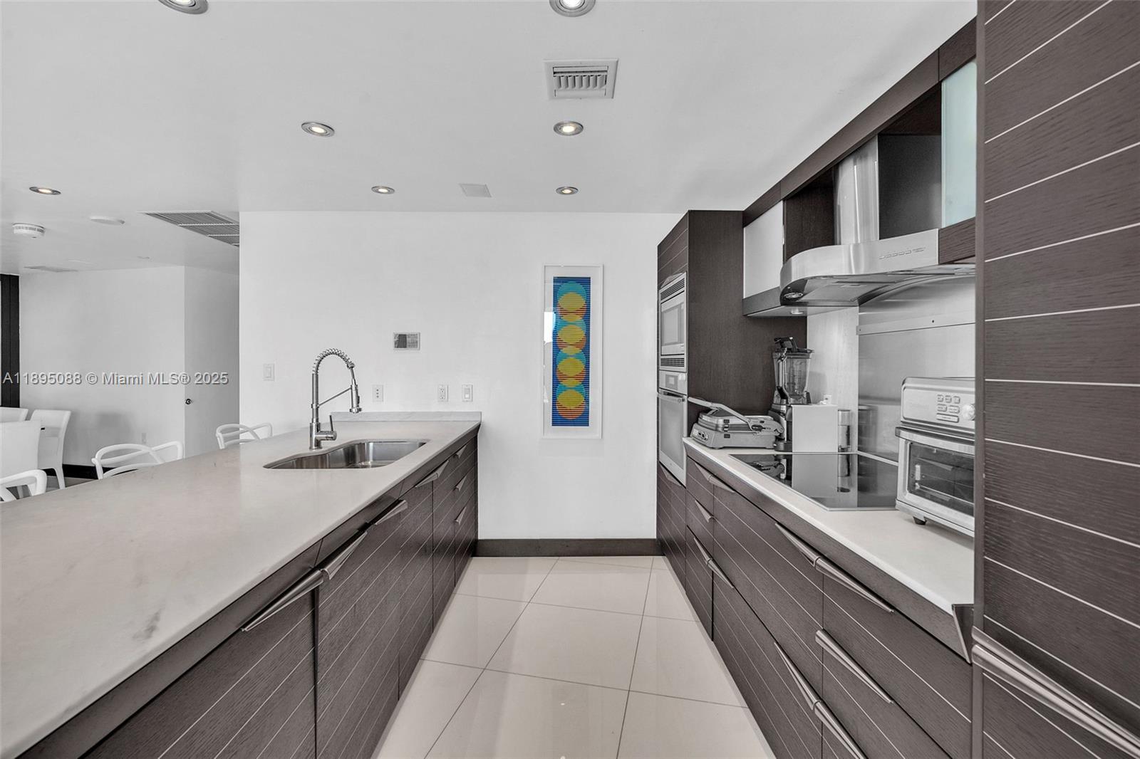 200 Biscayne Boulevard Way #3607, Miami FL 33131