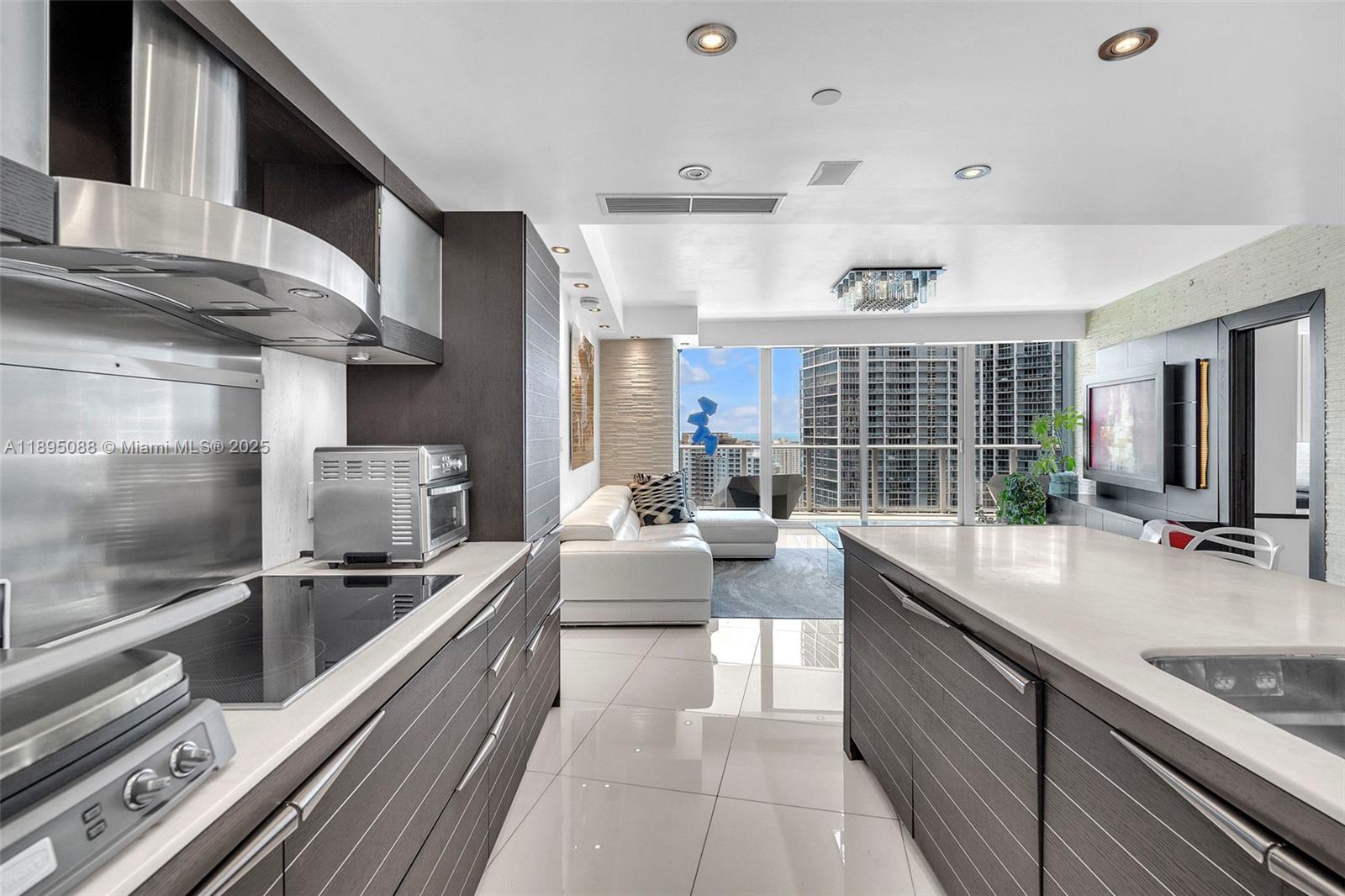 200 Biscayne Boulevard Way #3607, Miami FL 33131