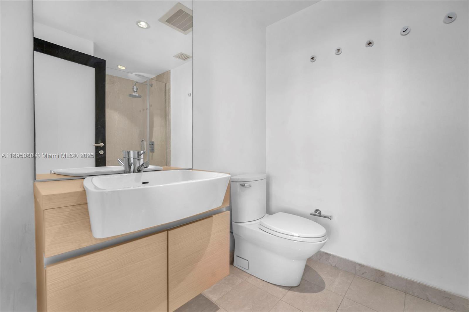 200 Biscayne Boulevard Way #3607, Miami FL 33131