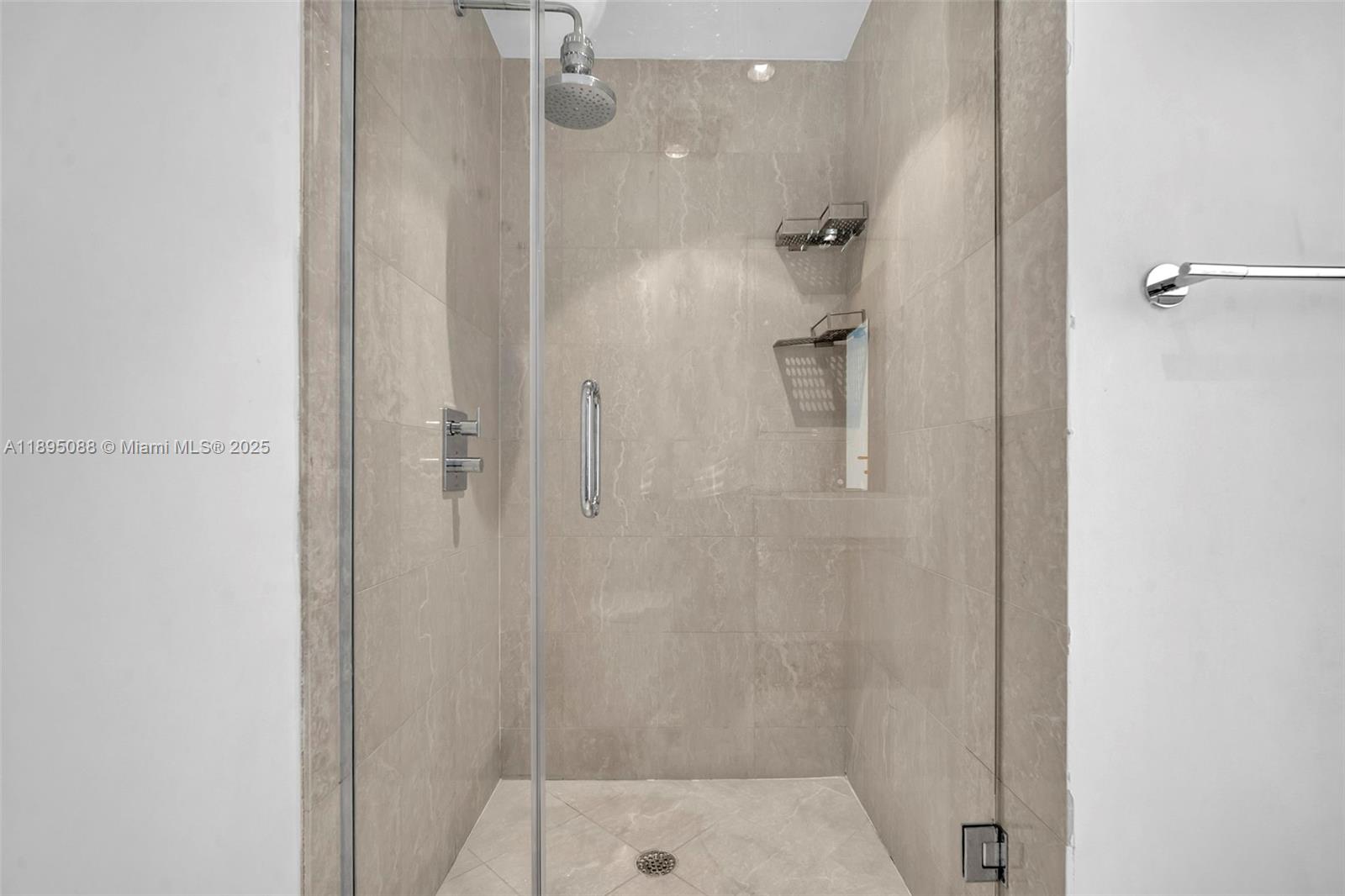 200 Biscayne Boulevard Way #3607, Miami FL 33131