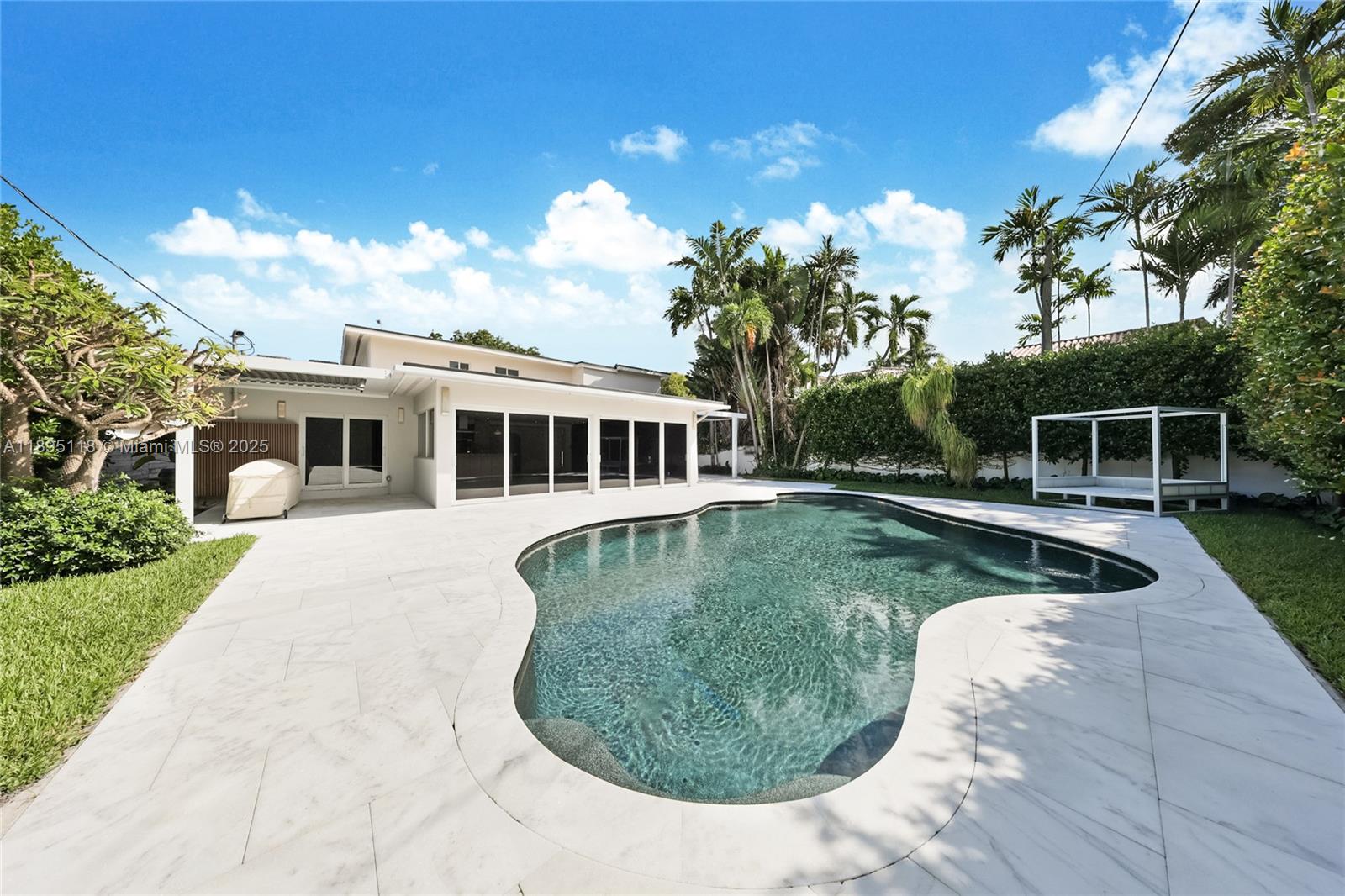 5244 Alton Rd, Miami Beach FL 33140