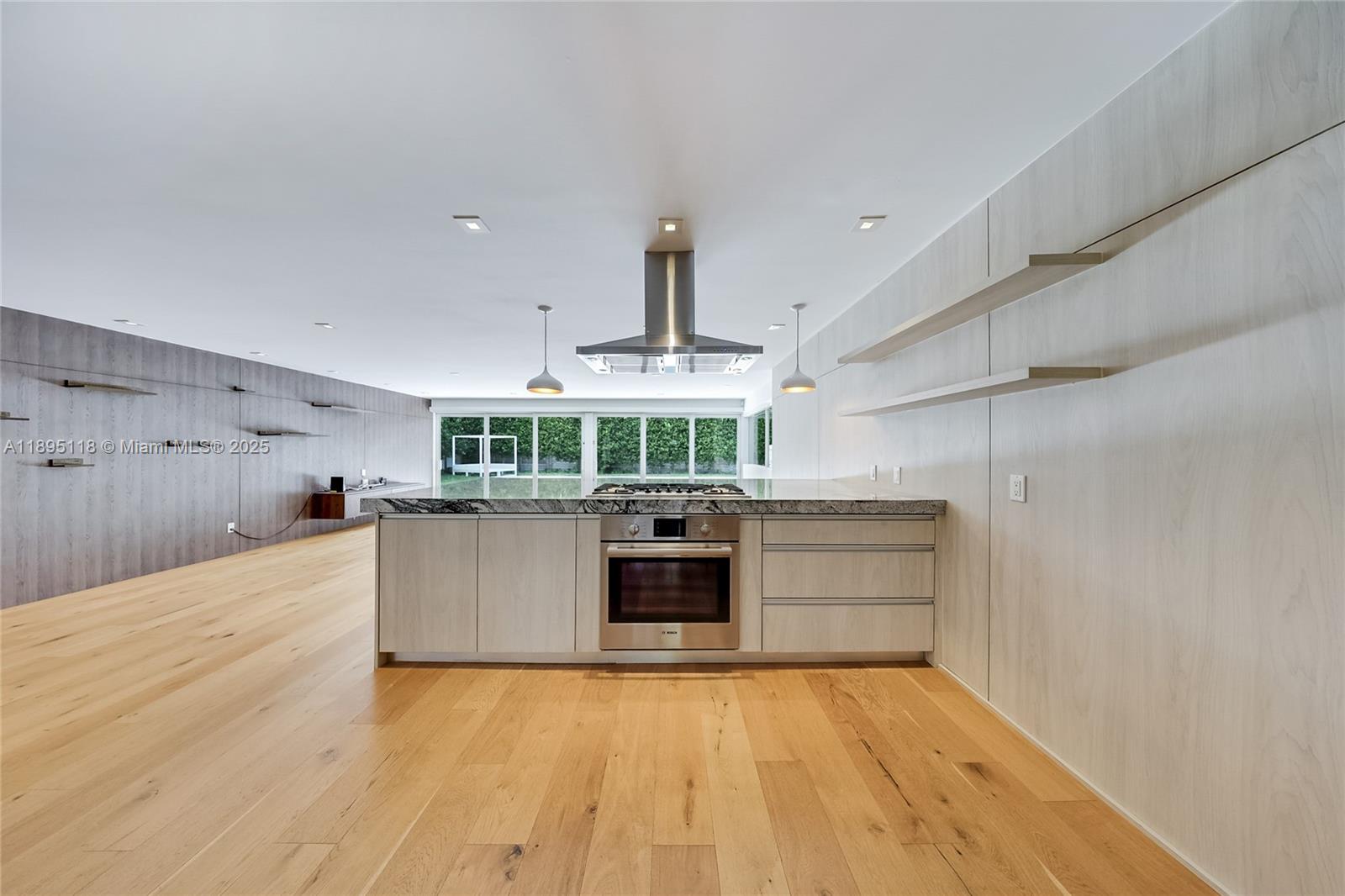 5244 Alton Rd, Miami Beach FL 33140