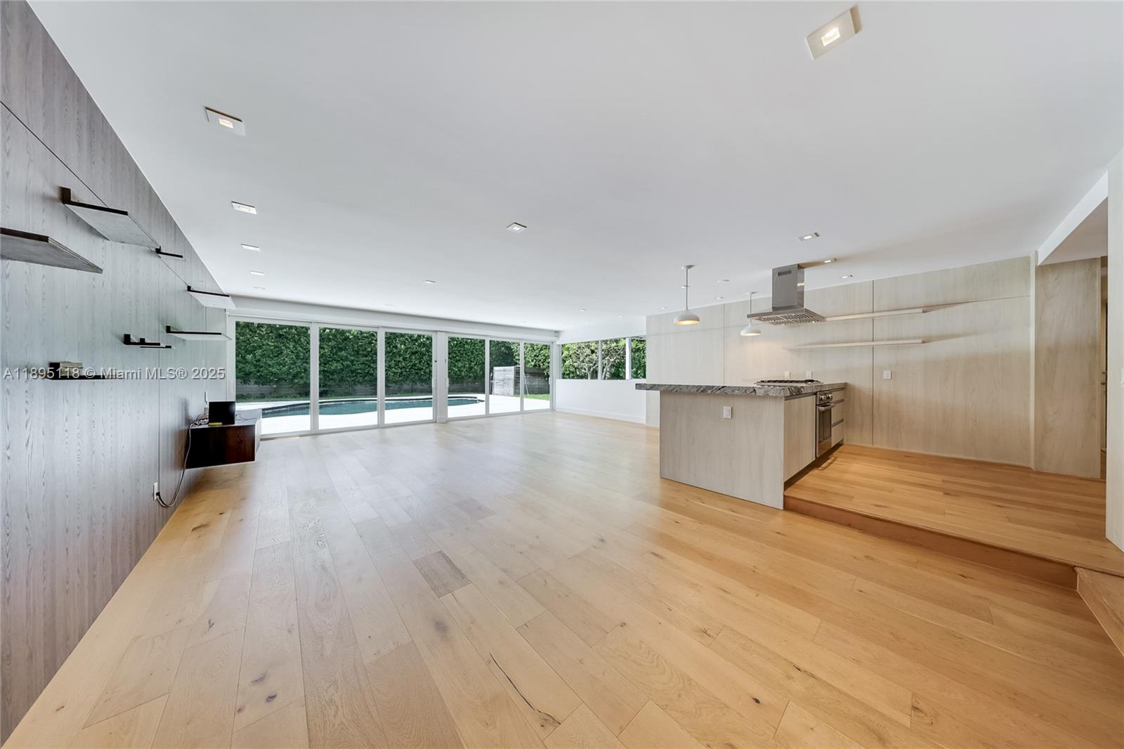 5244 Alton Rd, Miami Beach FL 33140