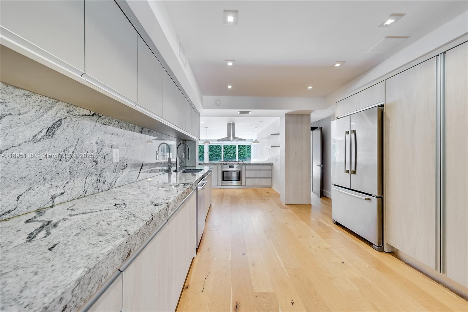 5244 Alton Rd, Miami Beach FL 33140