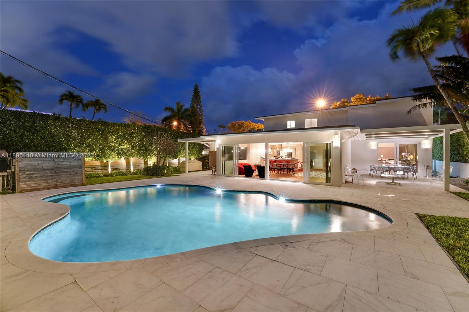 5244 Alton Rd, Miami Beach FL 33140