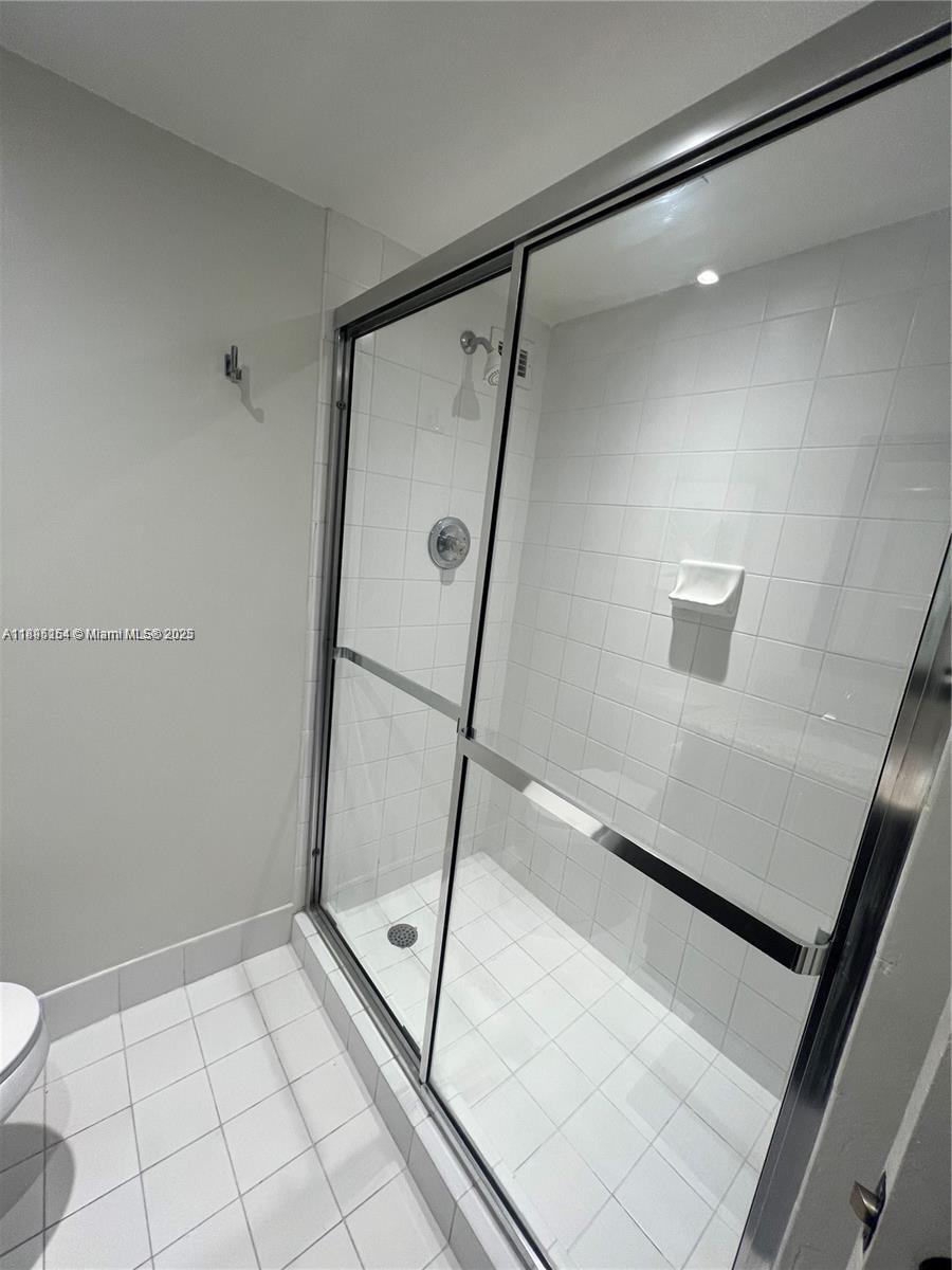 5161 Collins Ave #1211, Miami Beach FL 33140