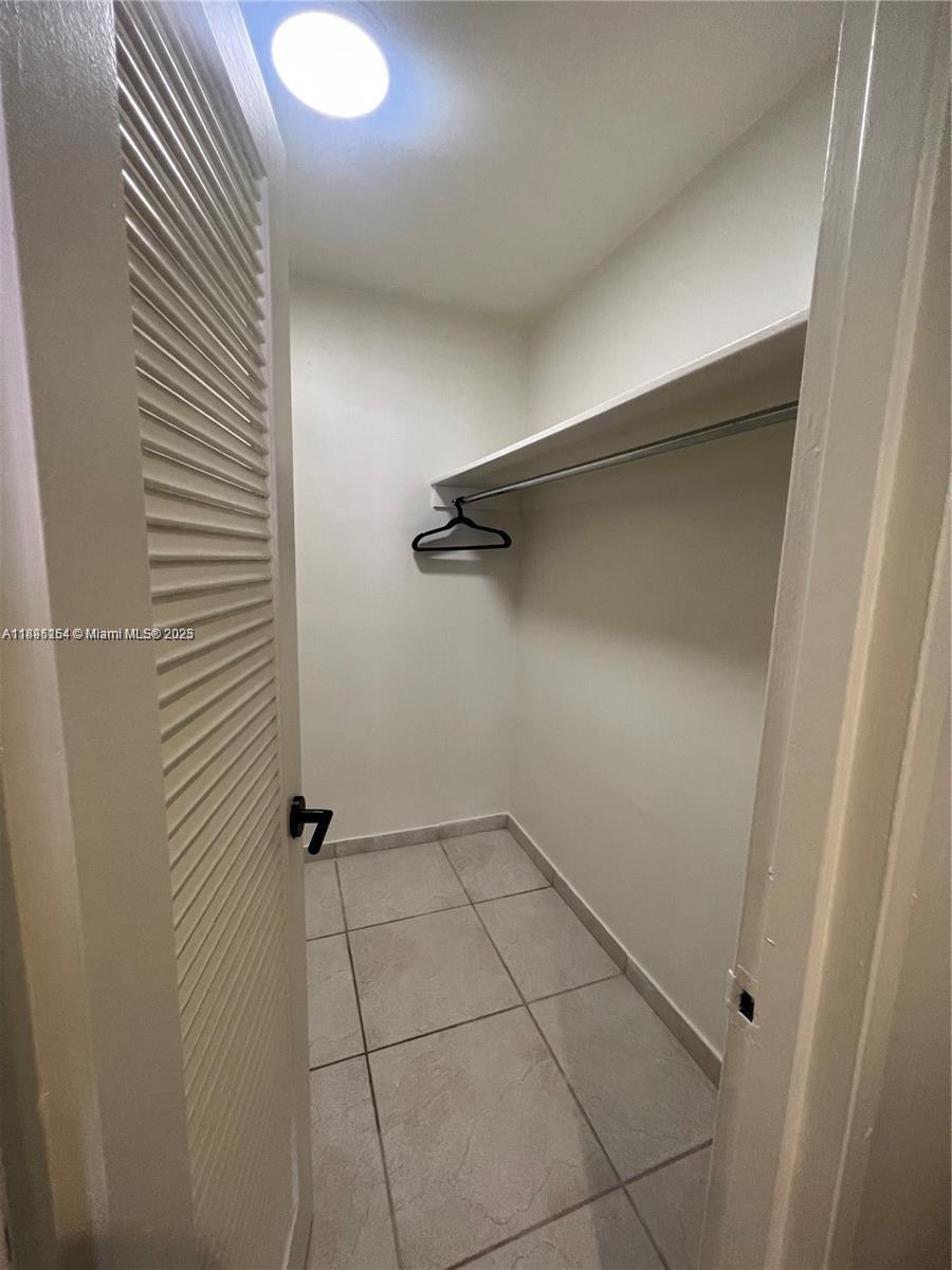 5161 Collins Ave #1211, Miami Beach FL 33140