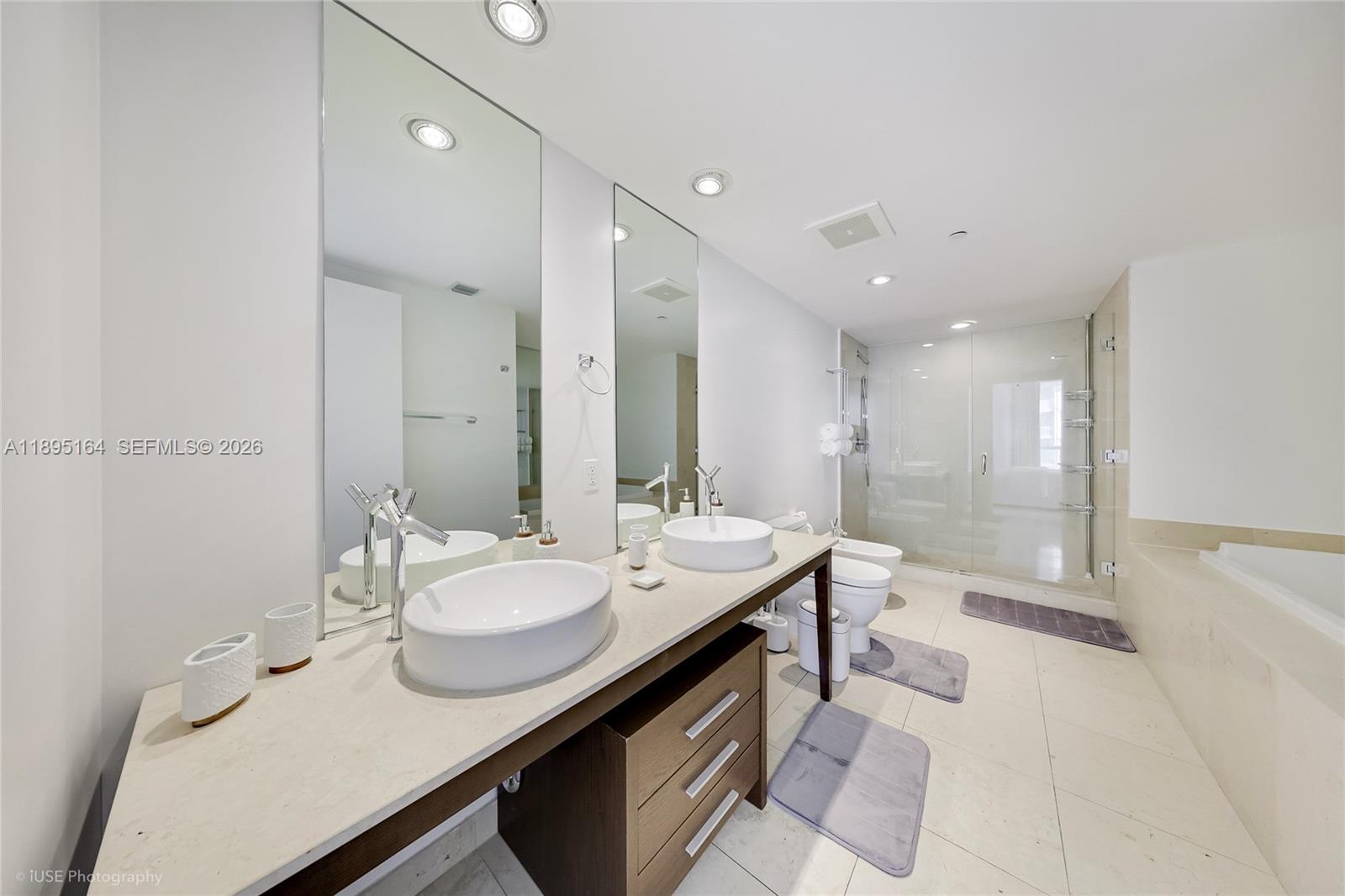 495 Brickell Ave #4710, Miami FL 33131