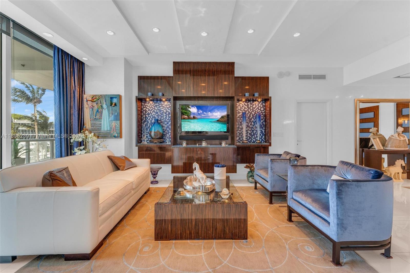 50 S Pointe Dr #705, Miami Beach FL 33139