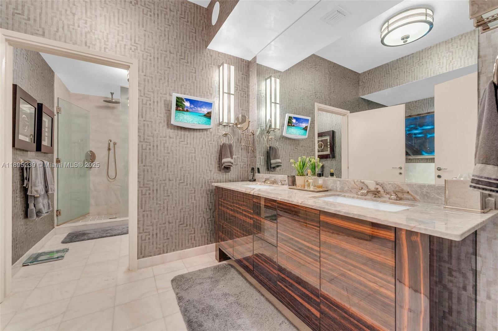 50 S Pointe Dr #705, Miami Beach FL 33139