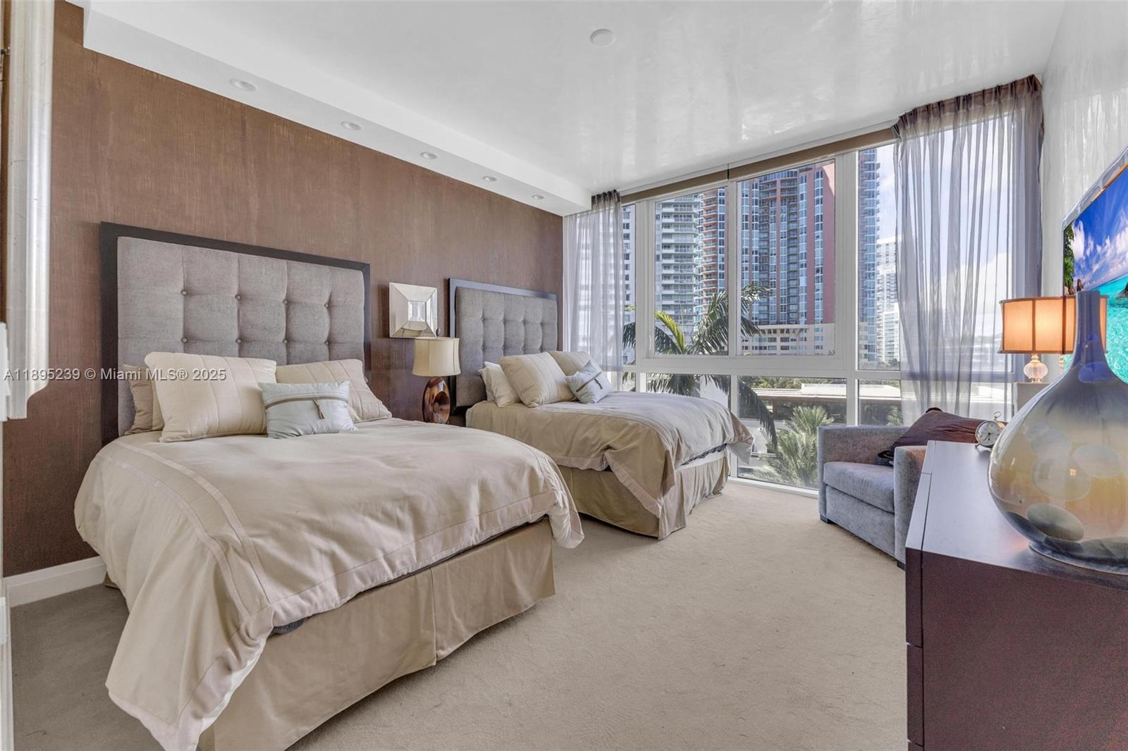 50 S Pointe Dr #705, Miami Beach FL 33139