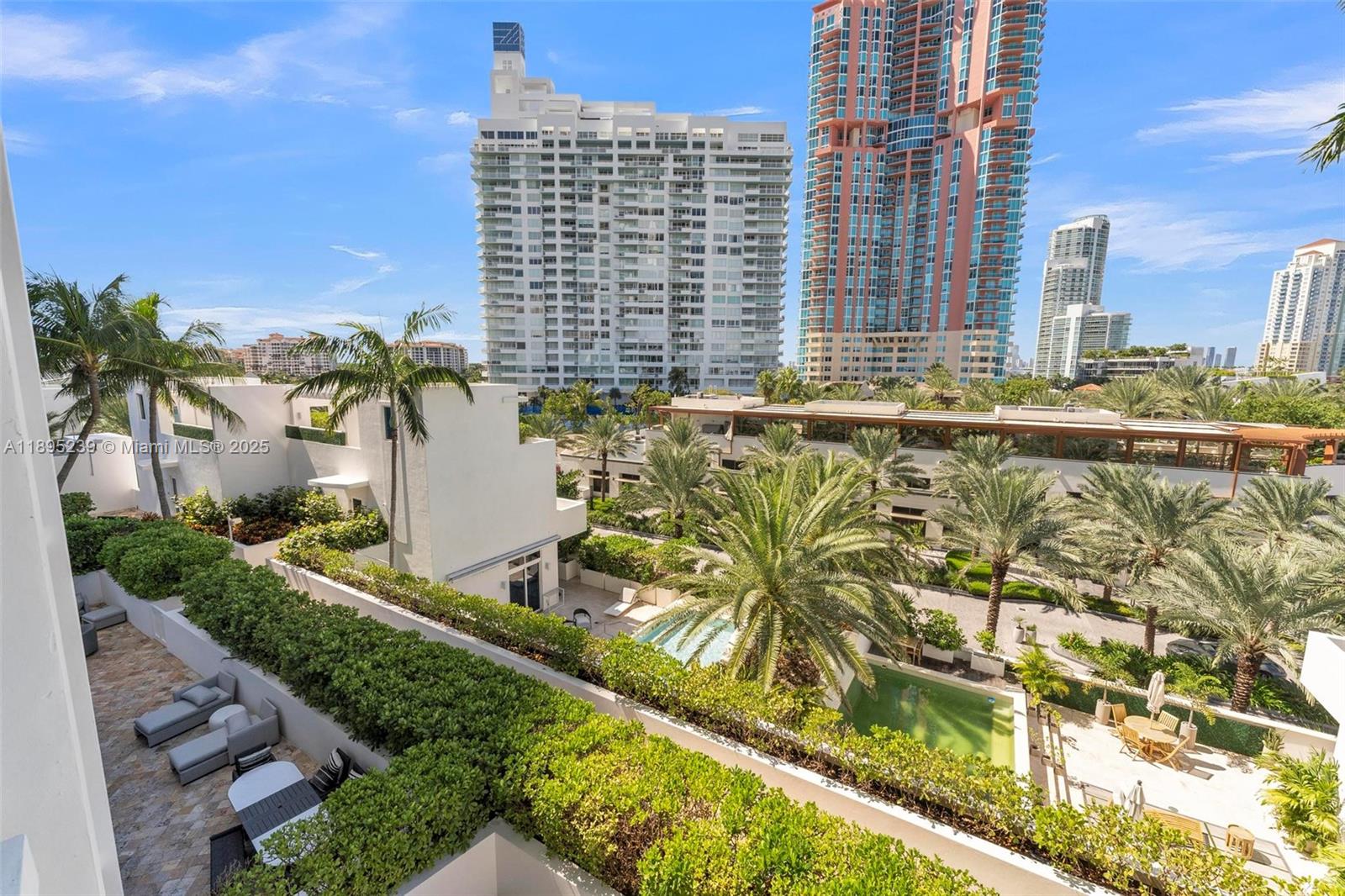 50 S Pointe Dr #705, Miami Beach FL 33139