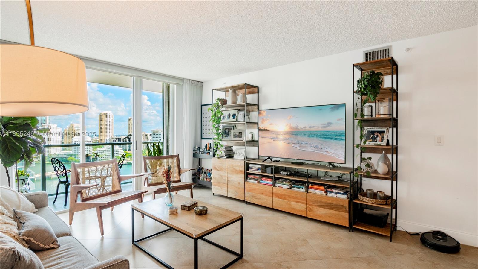 1155 Brickell Bay Dr #2208, Miami FL 33131