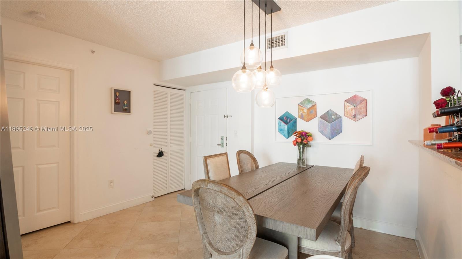 1155 Brickell Bay Dr #2208, Miami FL 33131
