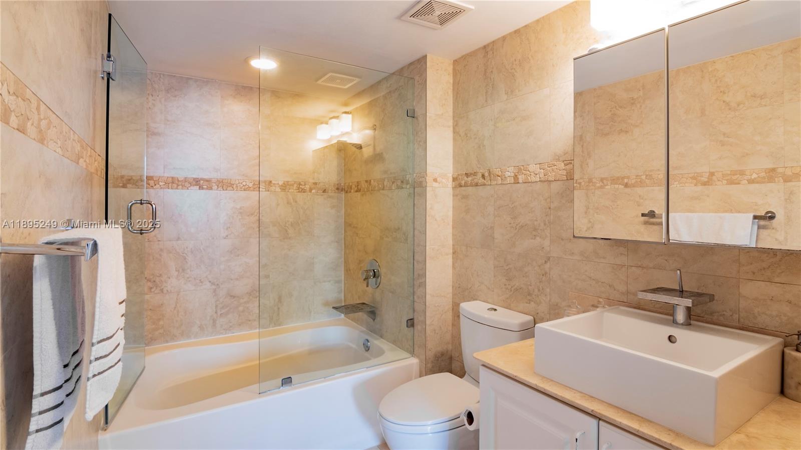 1155 Brickell Bay Dr #2208, Miami FL 33131